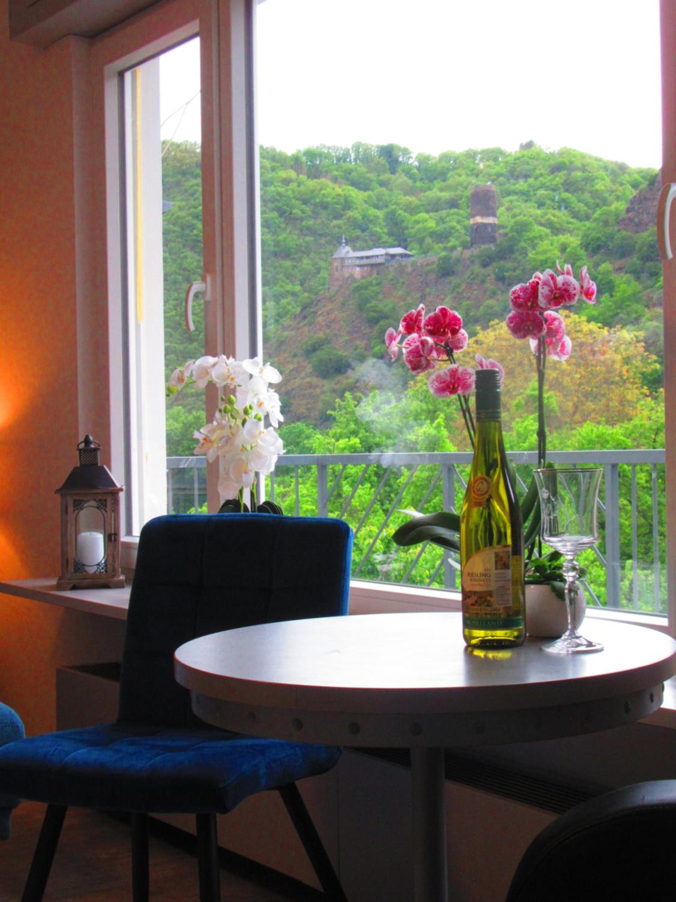 One-Bedroom Apartment with River View photo 2
