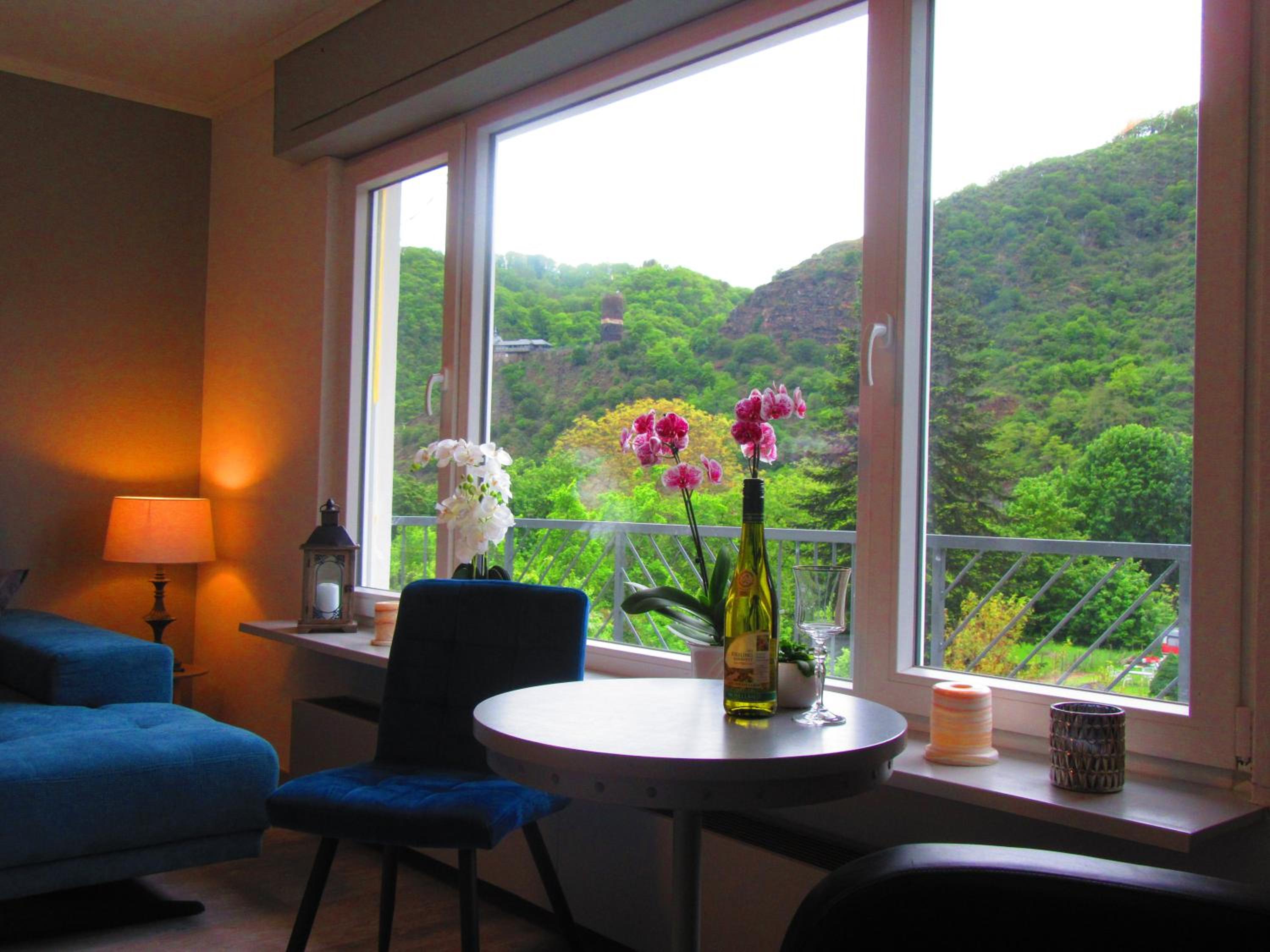 One-Bedroom Apartment with River View photo 3