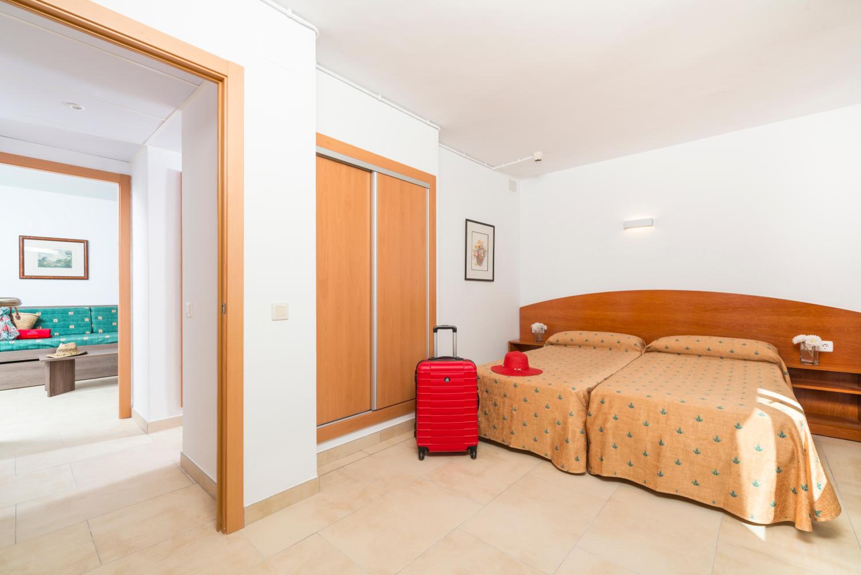 One-Bedroom Apartment with Balcony (2 - 4 Adults) - Photo 4