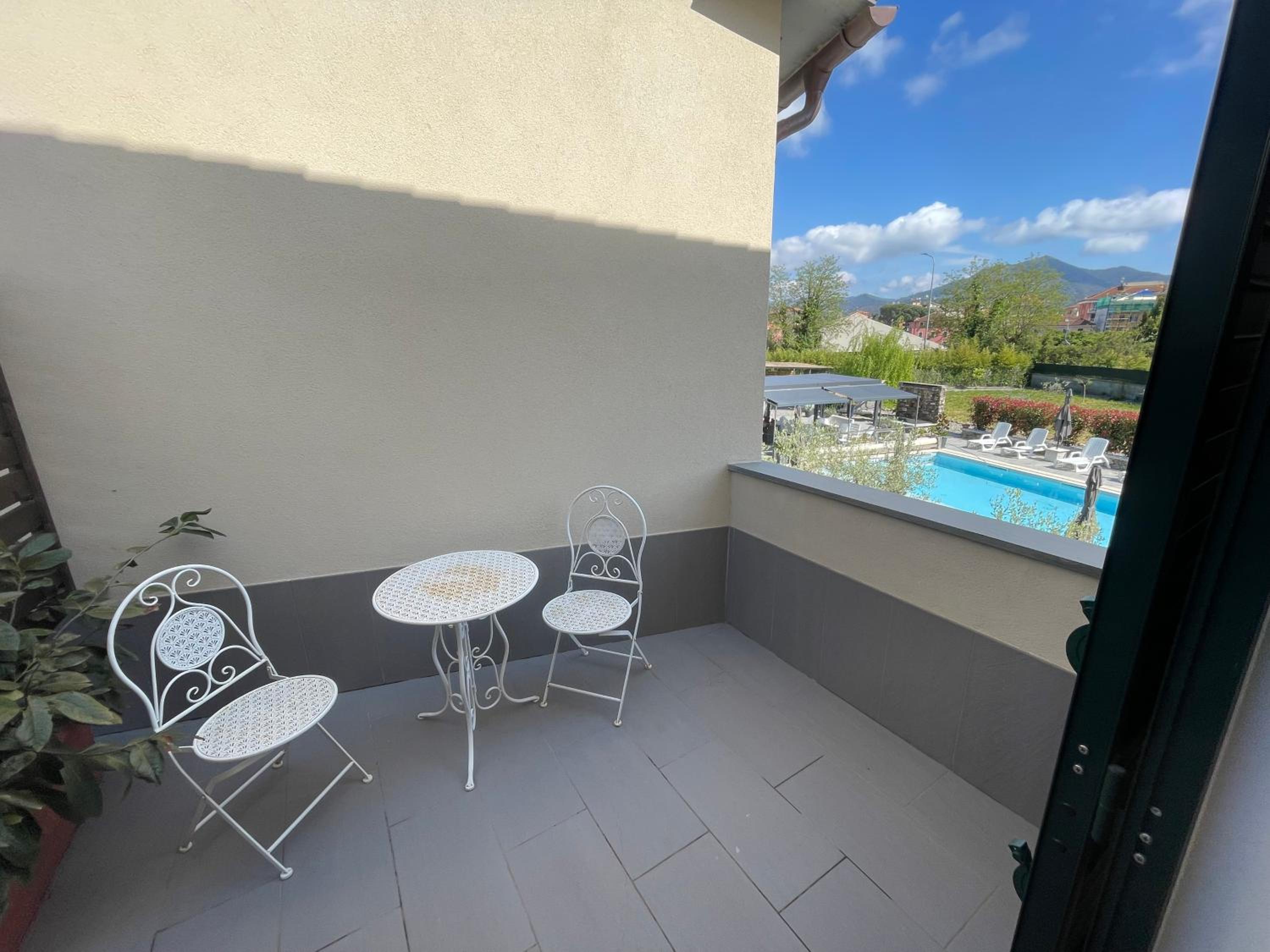 Double Room with Pool View