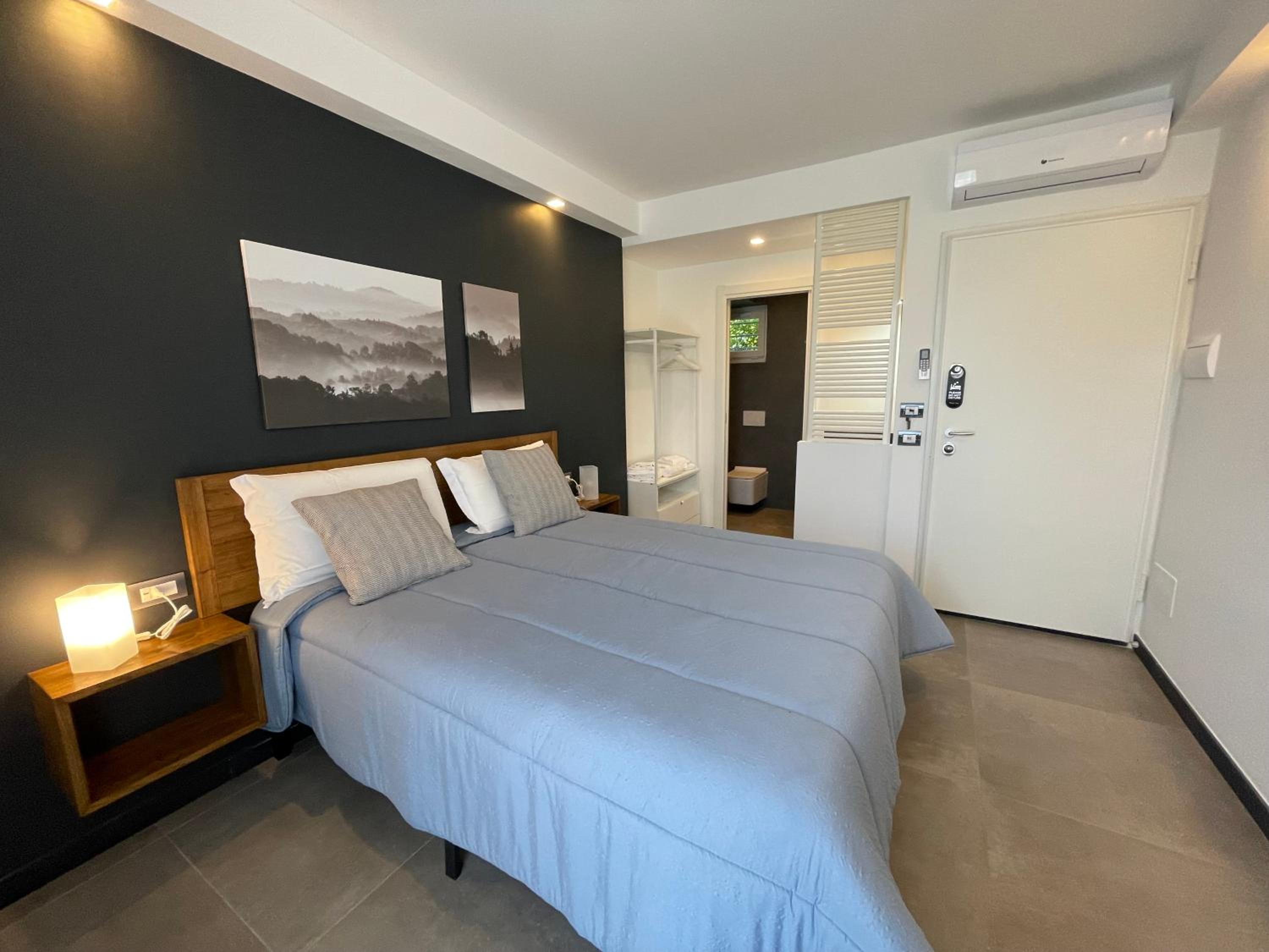 Double Room with Pool View photo 2