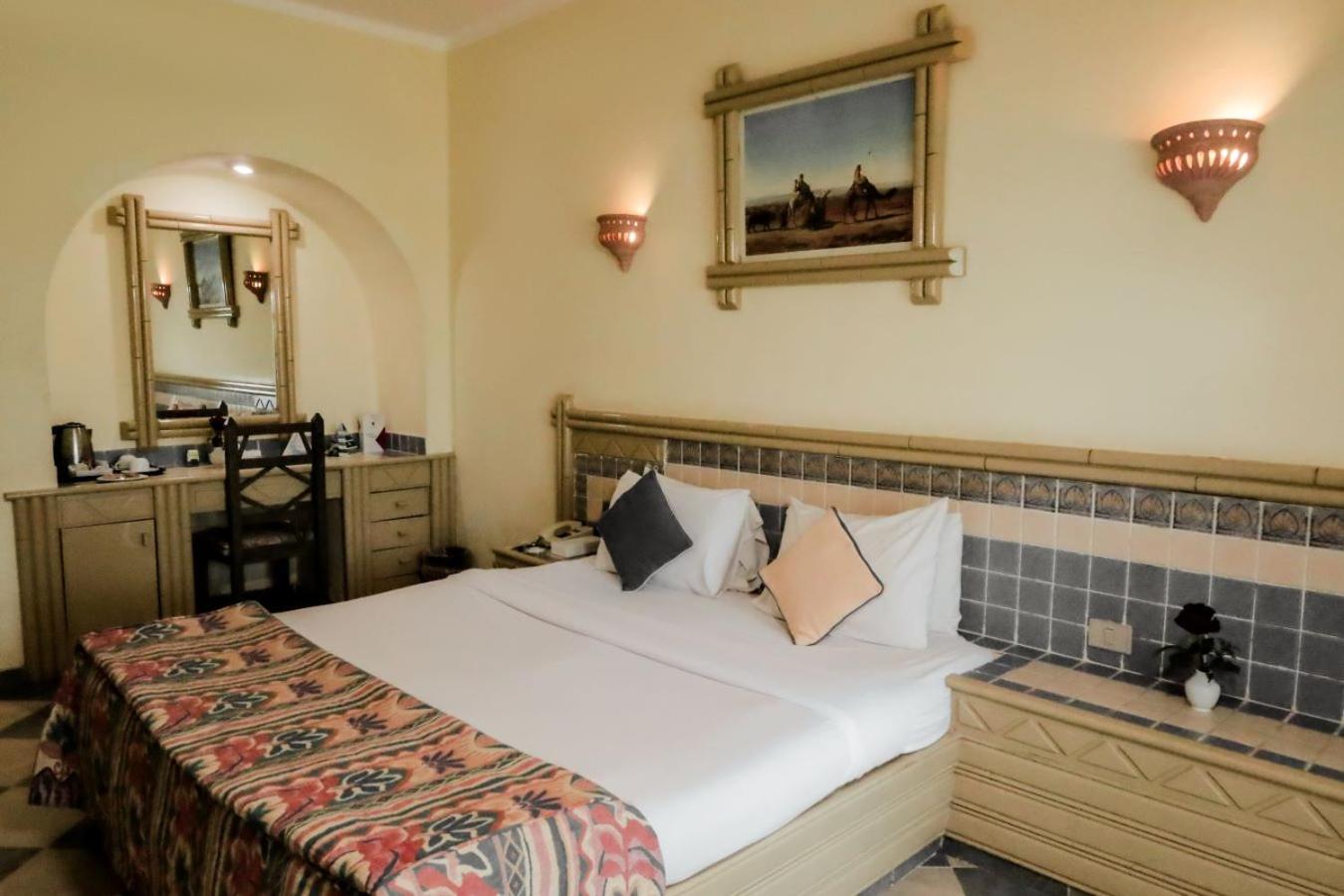 Standard Room with Garden View - Photo 6
