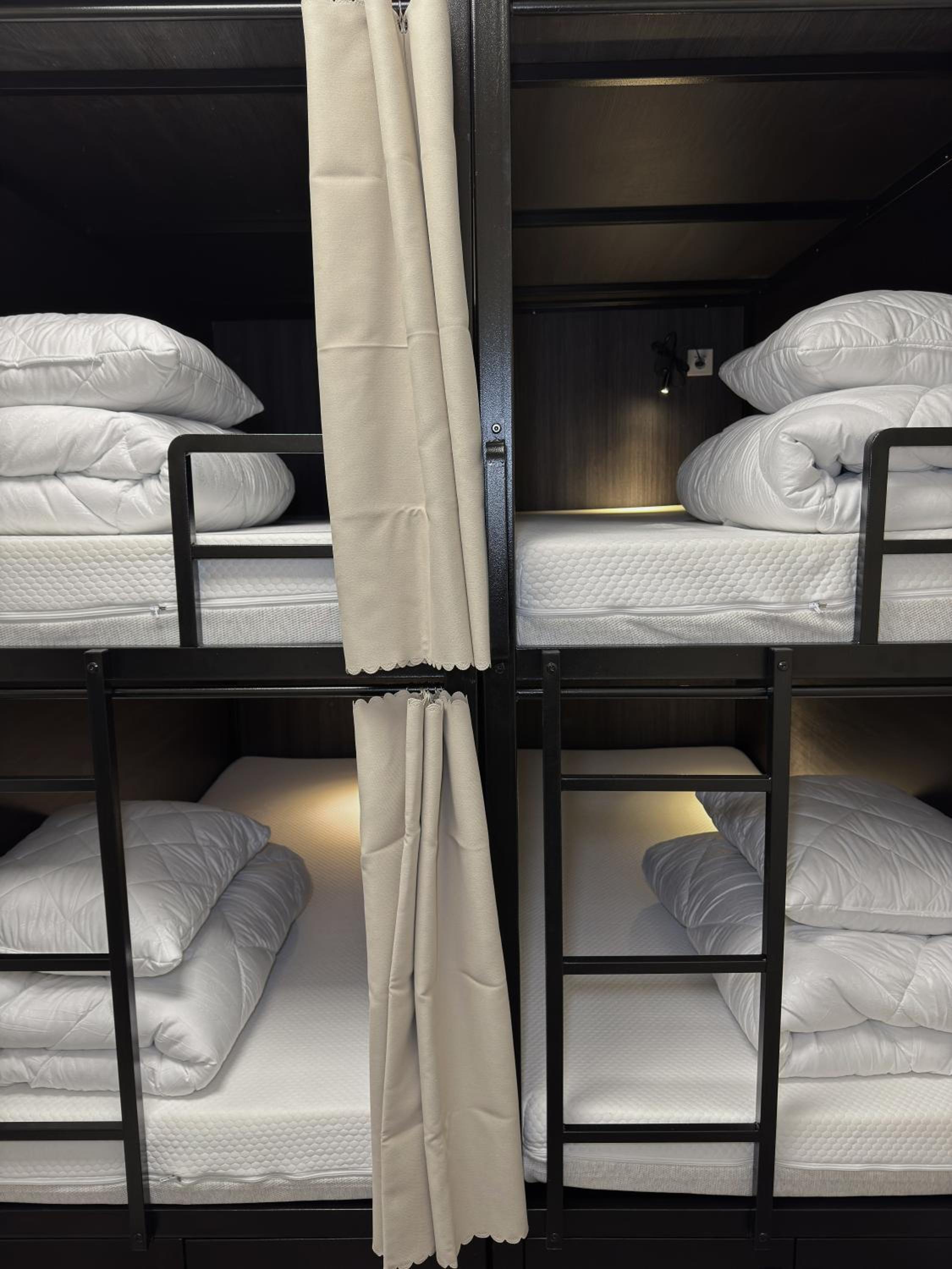 Private Quadruple Capsule Room