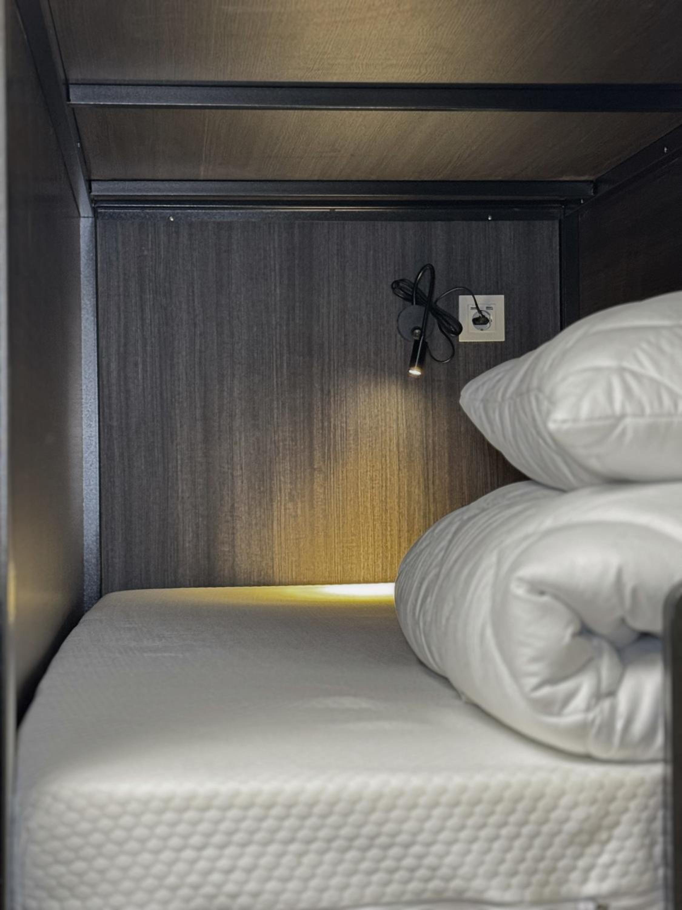 Private Quadruple Capsule Room