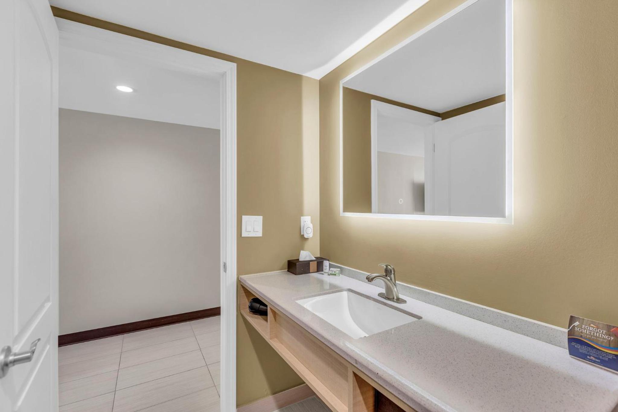 Double Room with Two Double Beds - Photo 4