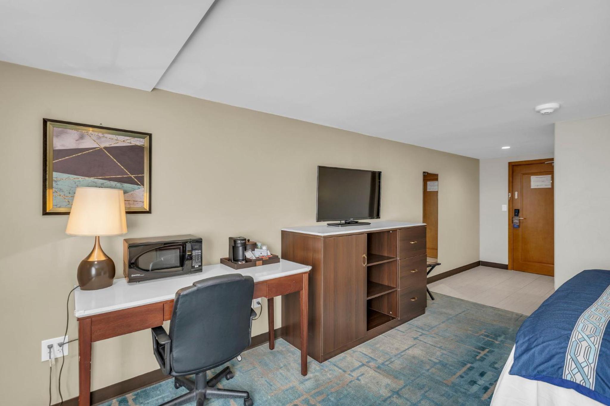 Double Room with Two Double Beds - Photo 2