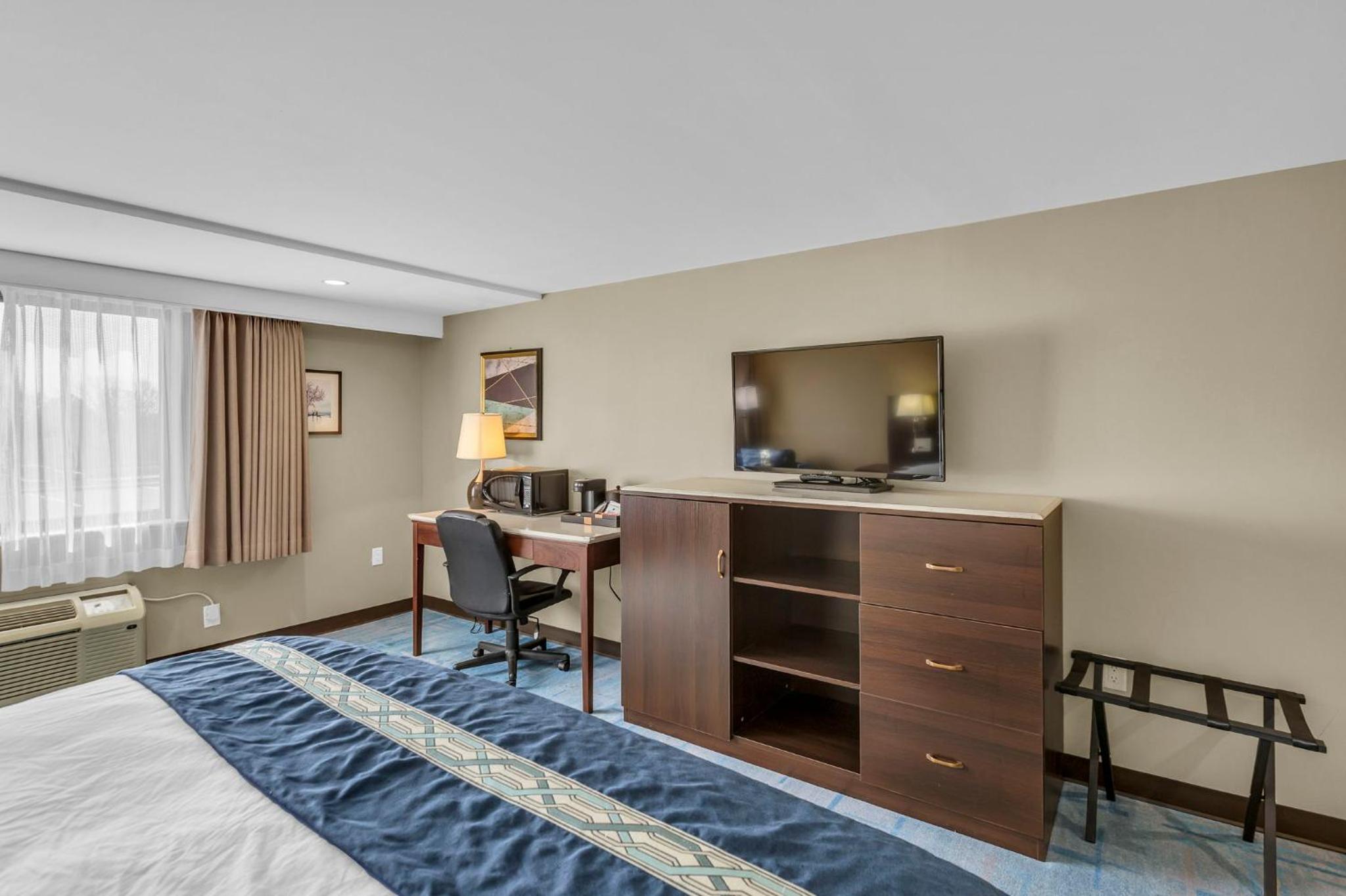 Double Room with Two Double Beds - Photo 3