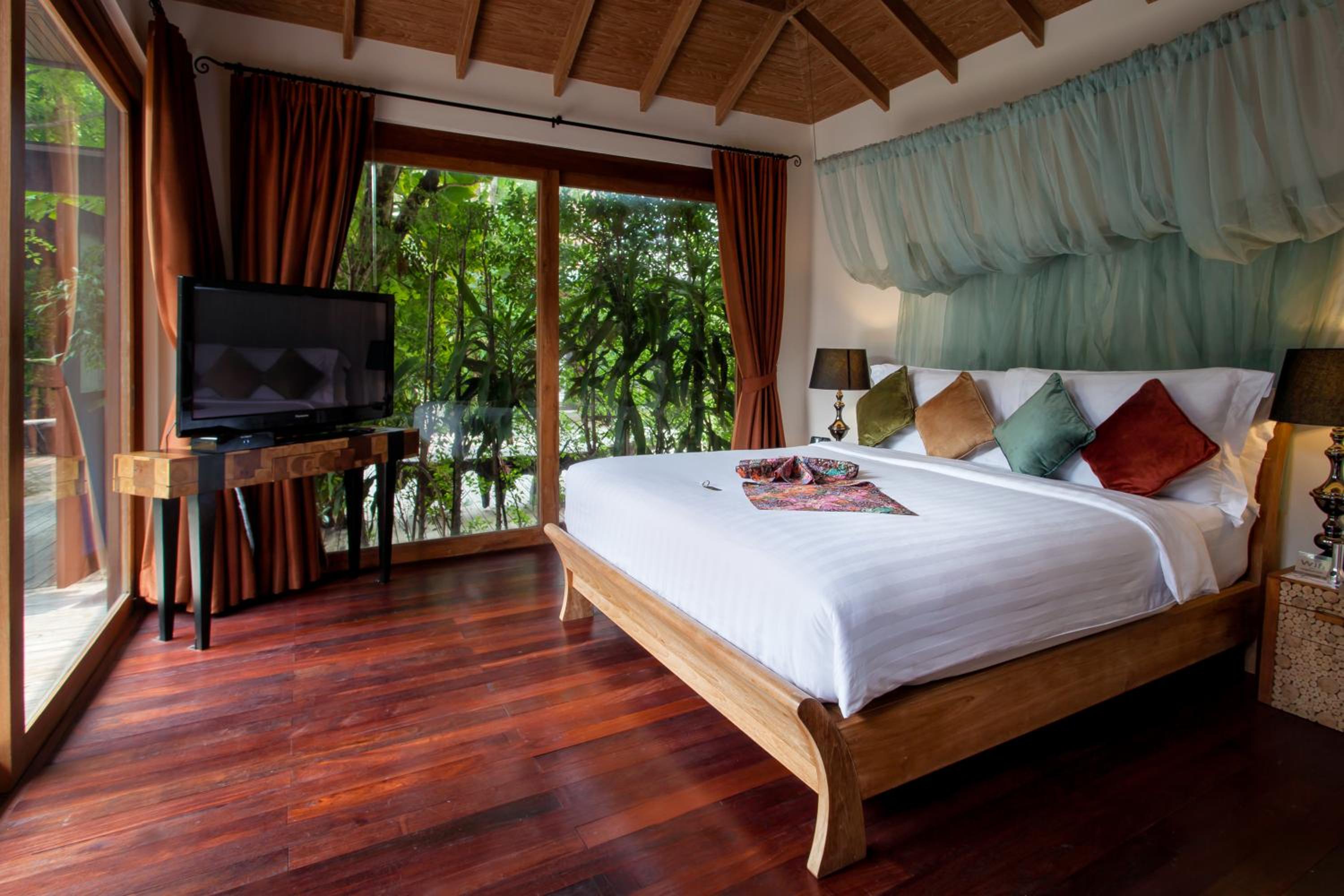 Junior Suite with Private Plunge Pool - Photo 18