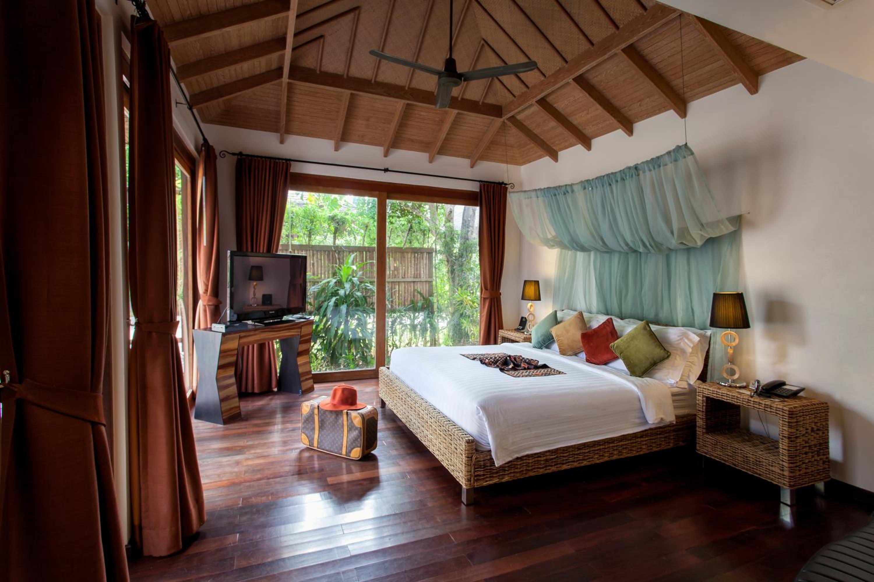 Junior Suite with Private Plunge Pool - Photo 10