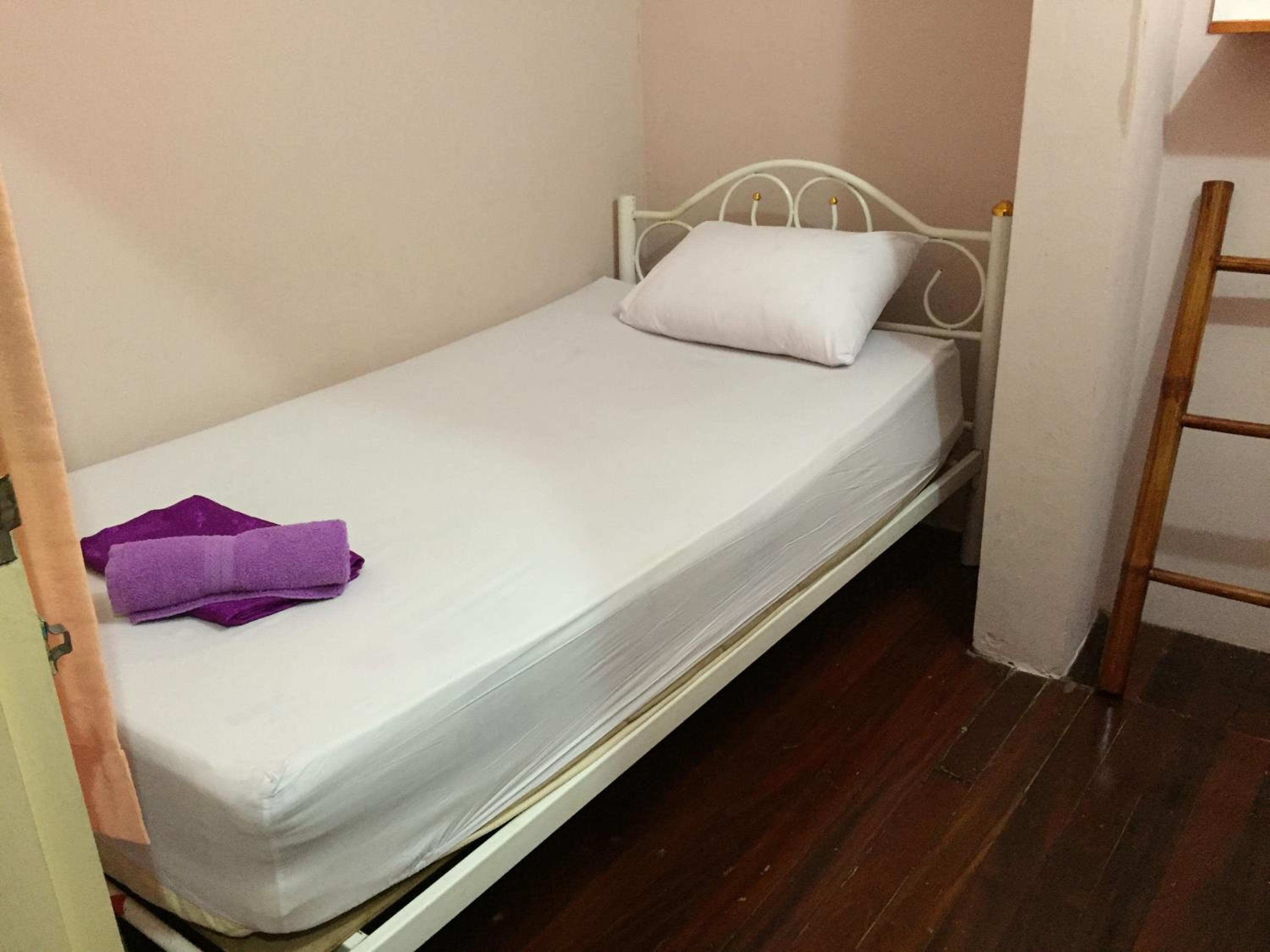 Budget Single Room photo 2