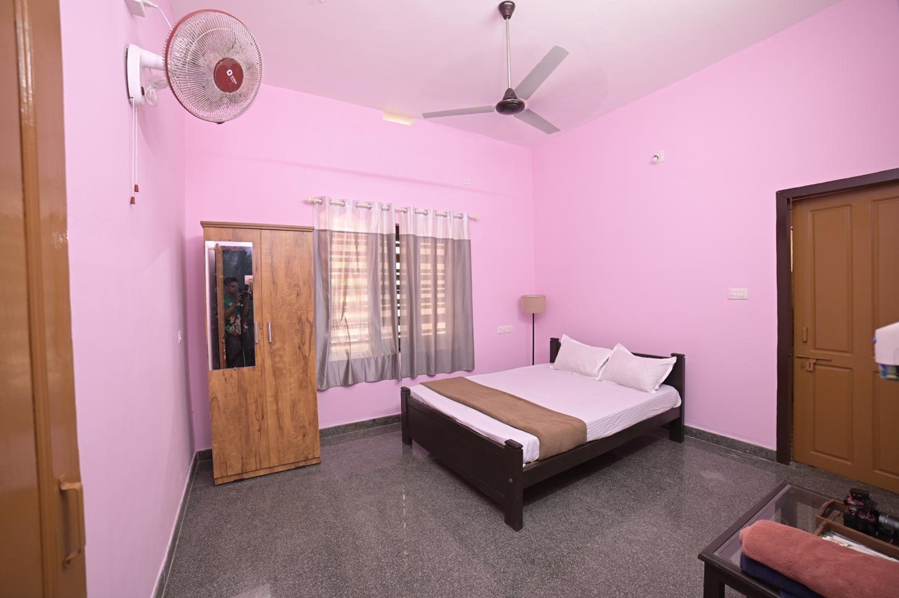 Standard Double Room with Fan photo 2