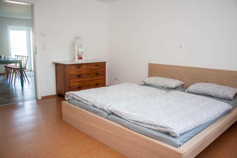 Three-Bedroom Apartment with Balcony photo 1