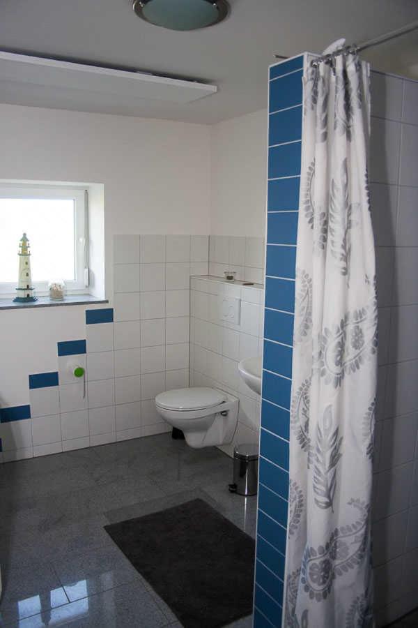Three-Bedroom Apartment with Balcony photo 2