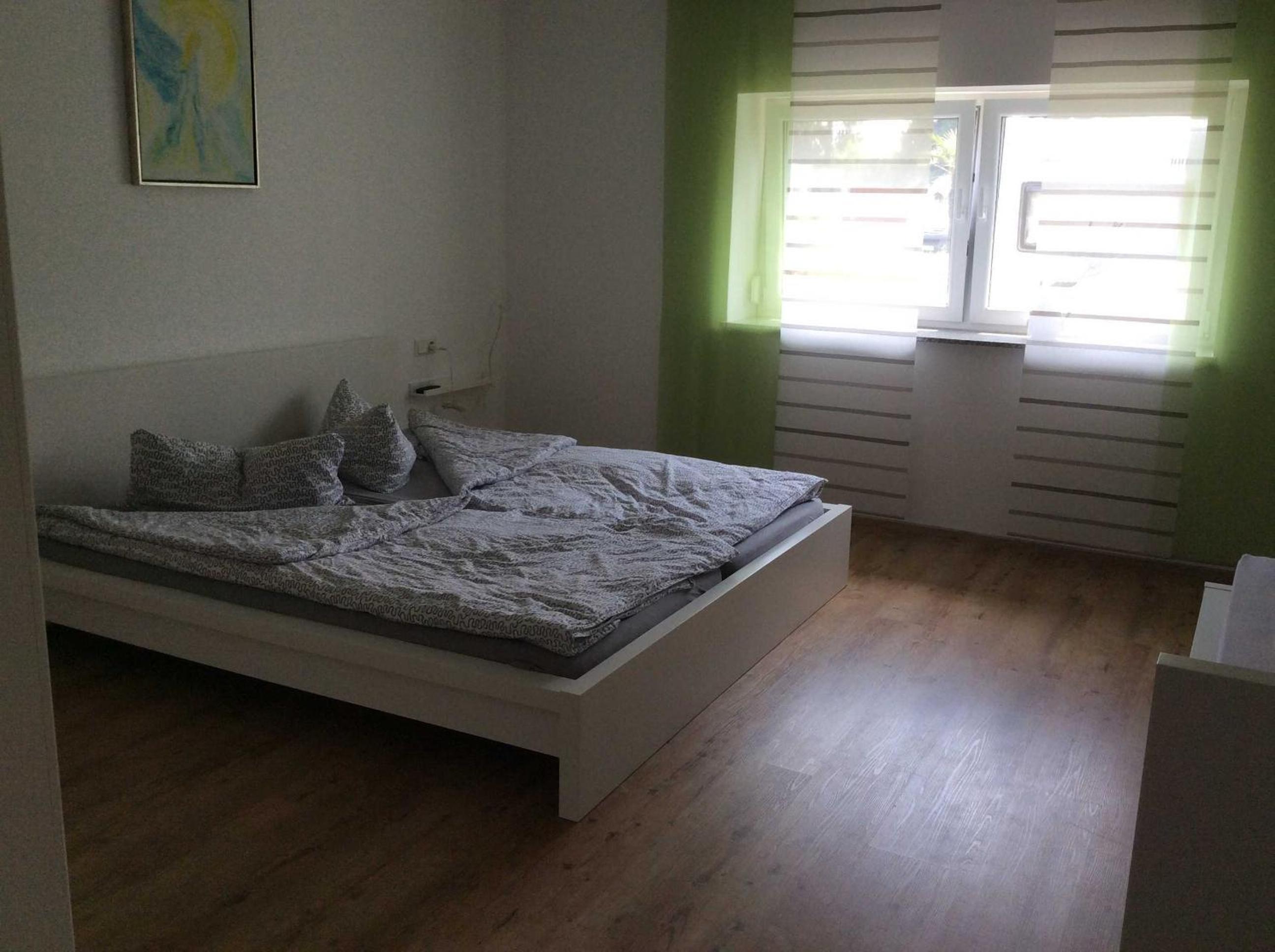 Three-Bedroom Apartment with Balcony photo 3