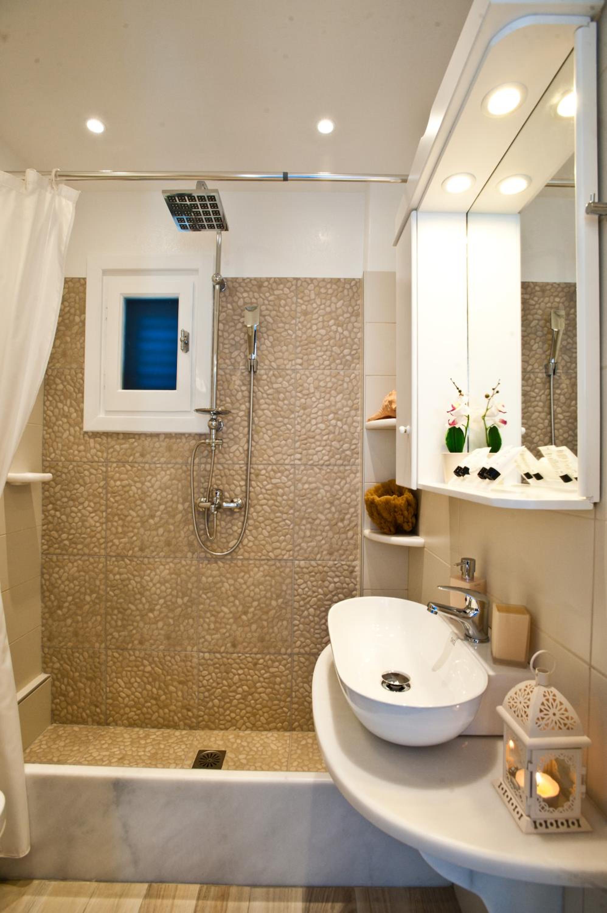 One-Bedroom Apartment - Photo 9