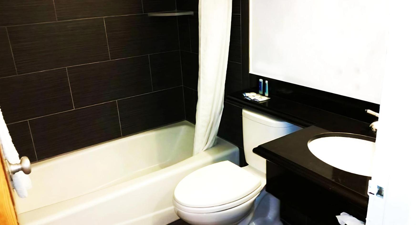 King Room - Accessible/Non-Smoking - Photo 6
