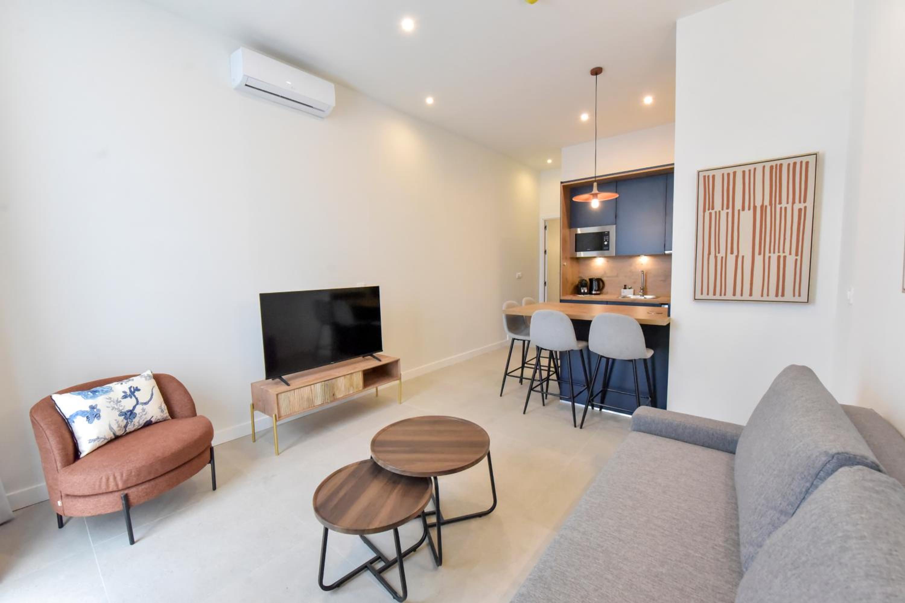 One-Bedroom Apartment