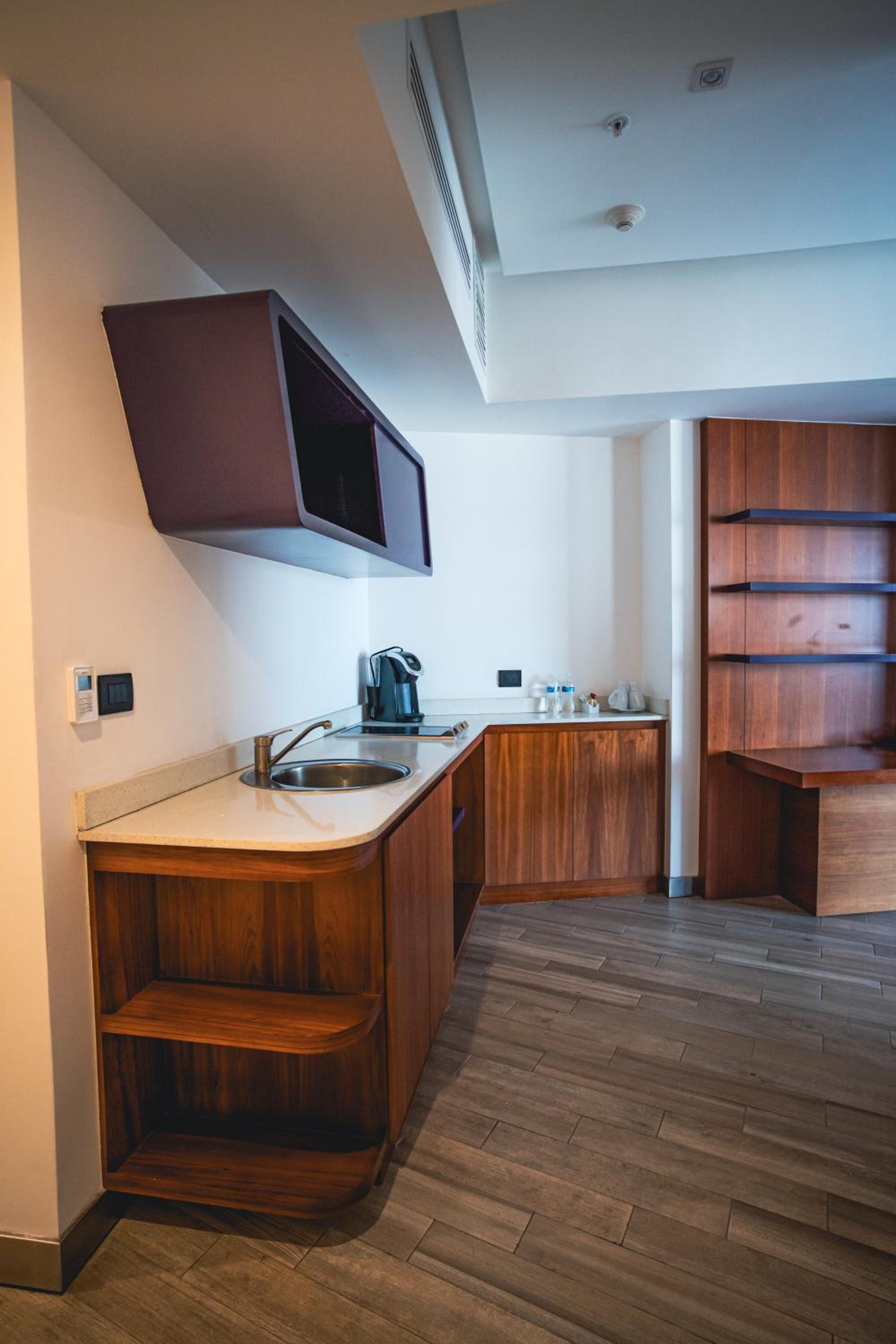 Superior King Suite photo 2