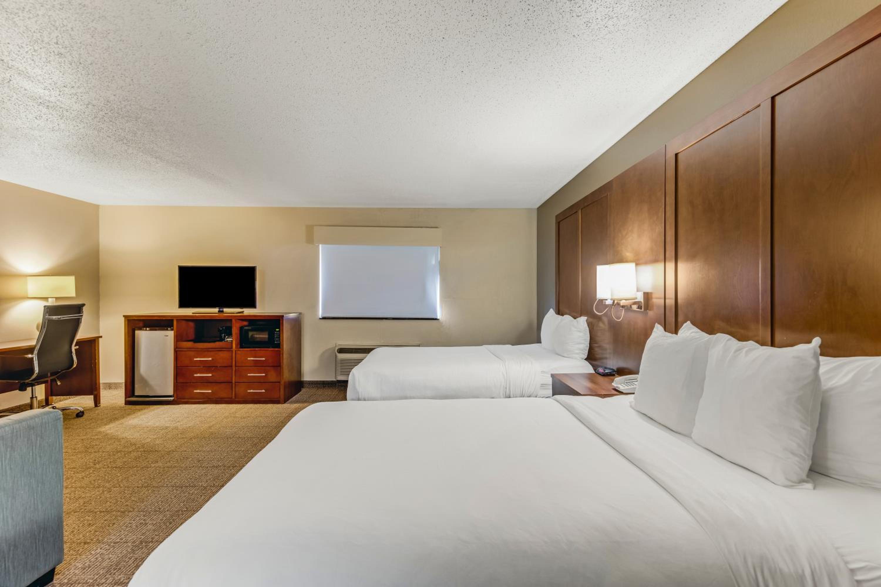 Double Suite with Two Double Beds - Disability Access - Non-Smoking - Photo 2