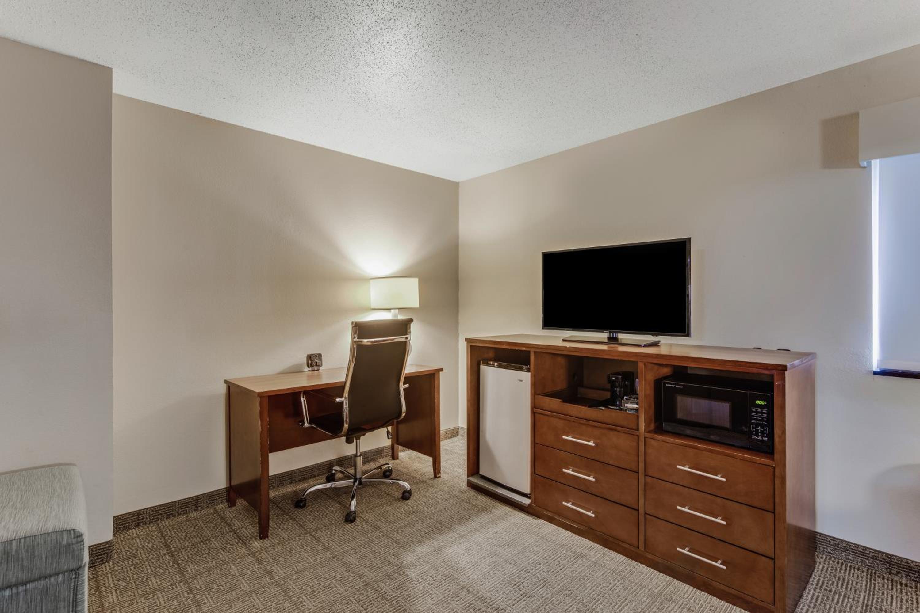 Double Suite with Two Double Beds - Disability Access - Non-Smoking - Photo 5