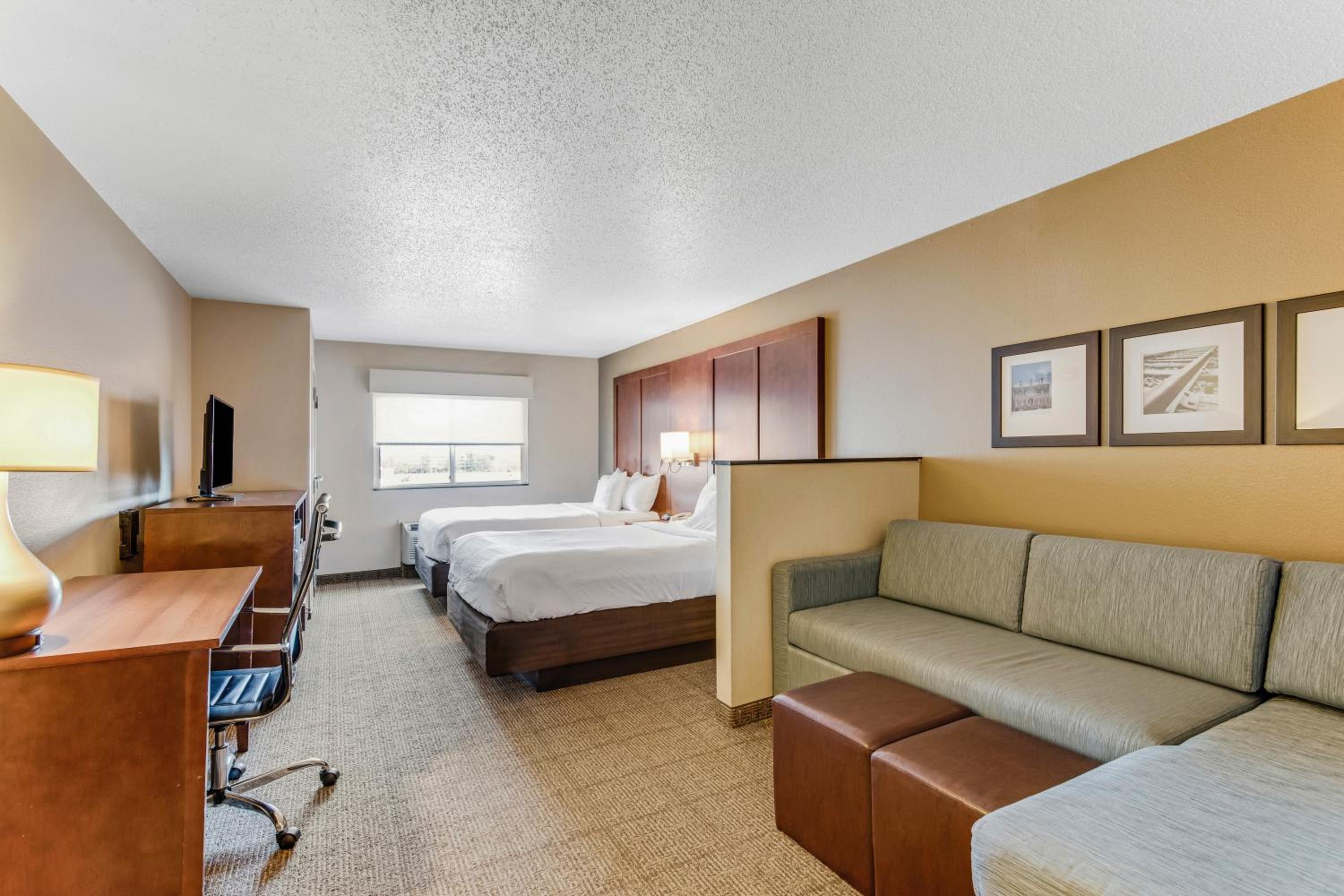 Double Suite with Two Double Beds - Disability Access - Non-Smoking - Photo 7