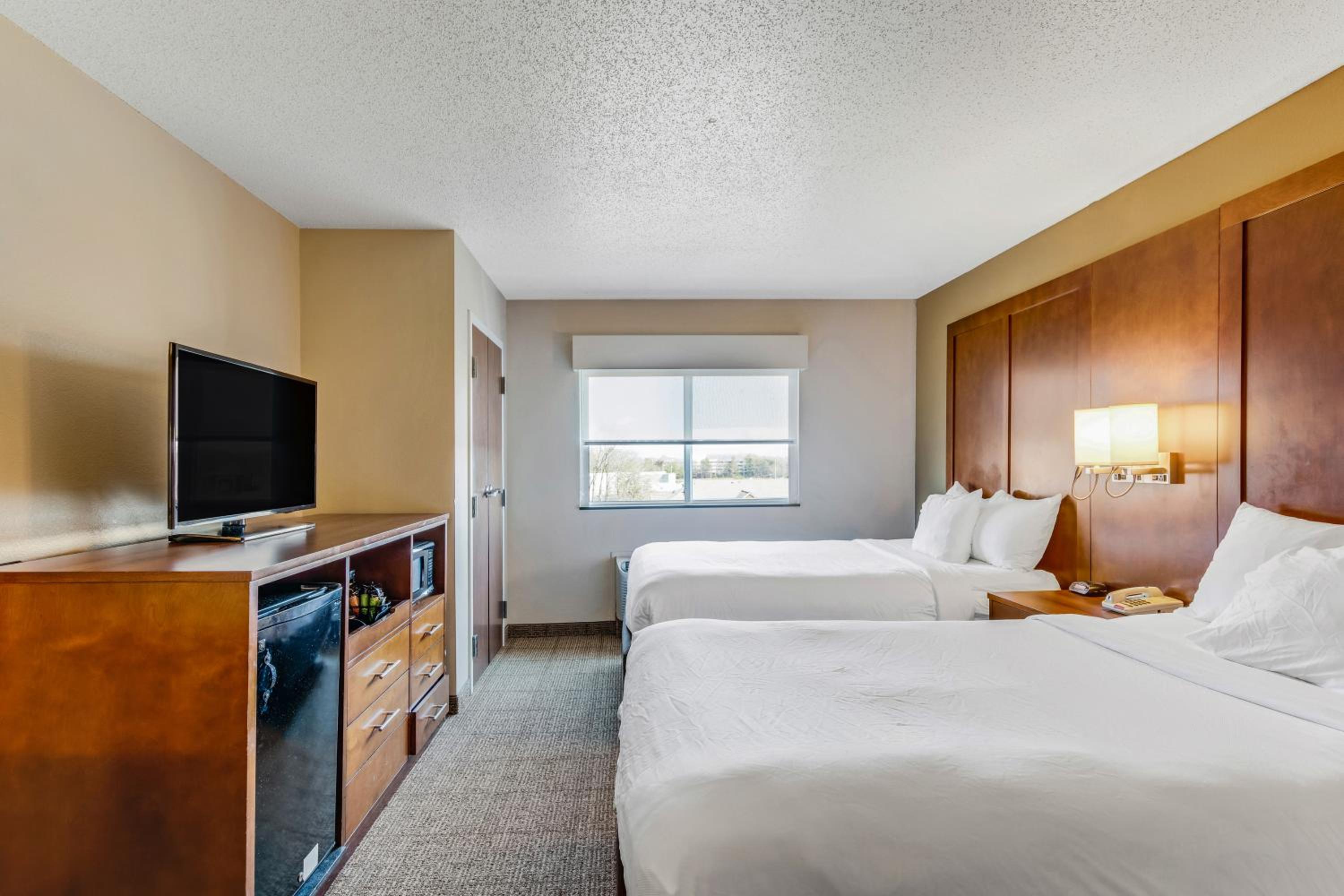 Double Suite with Two Double Beds - Disability Access - Non-Smoking - Photo 9