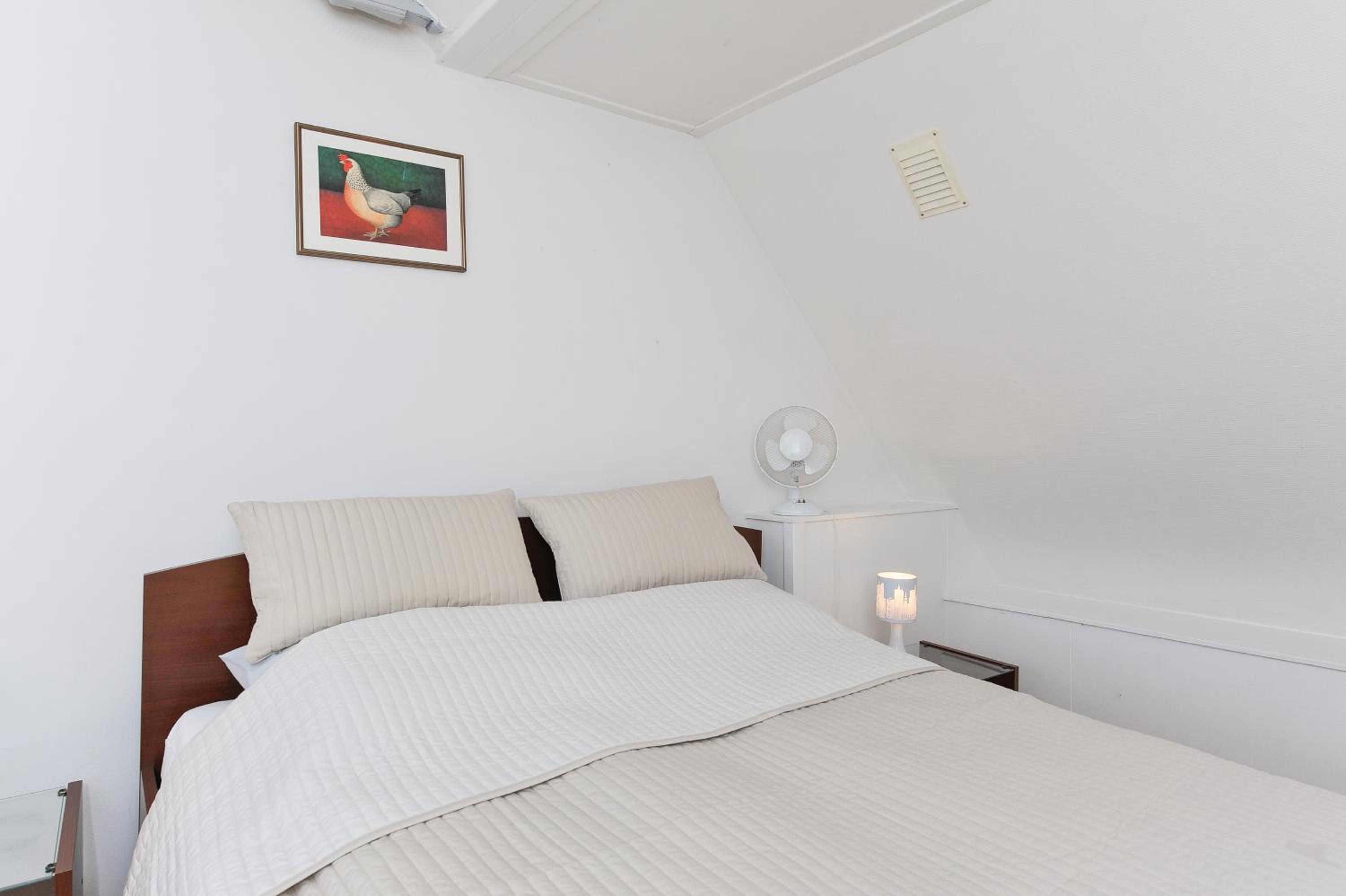 Double Room - Photo 13