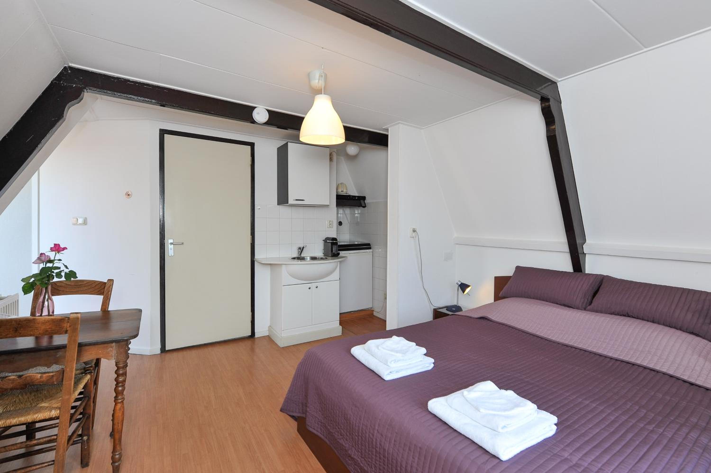 Double Room - Photo 9