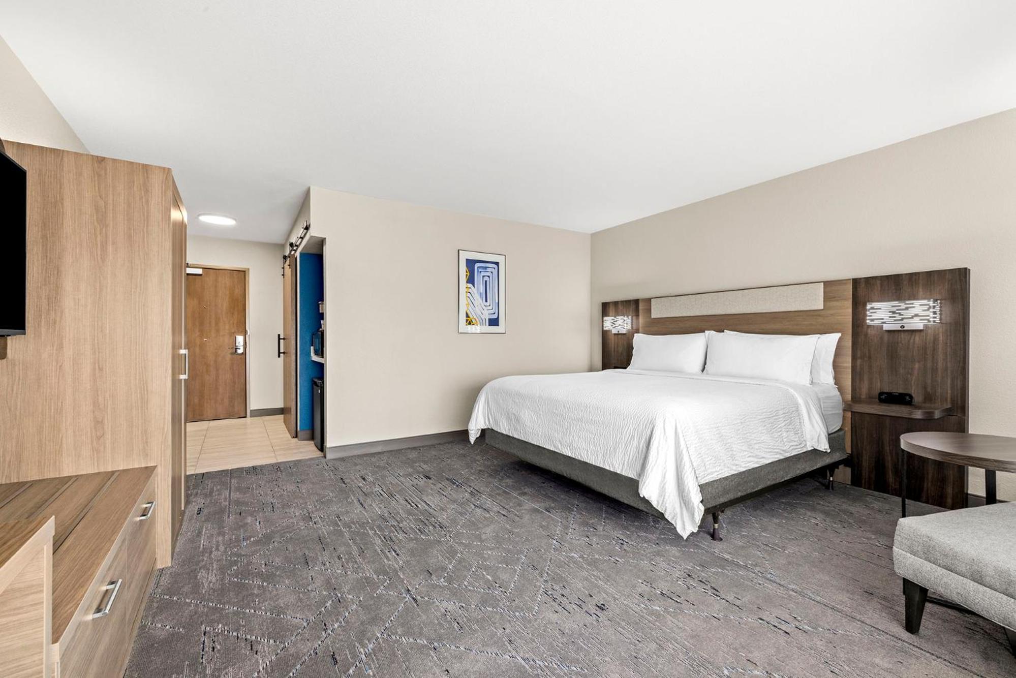 Standard King Room with Mobility Accessible Roll-In Shower