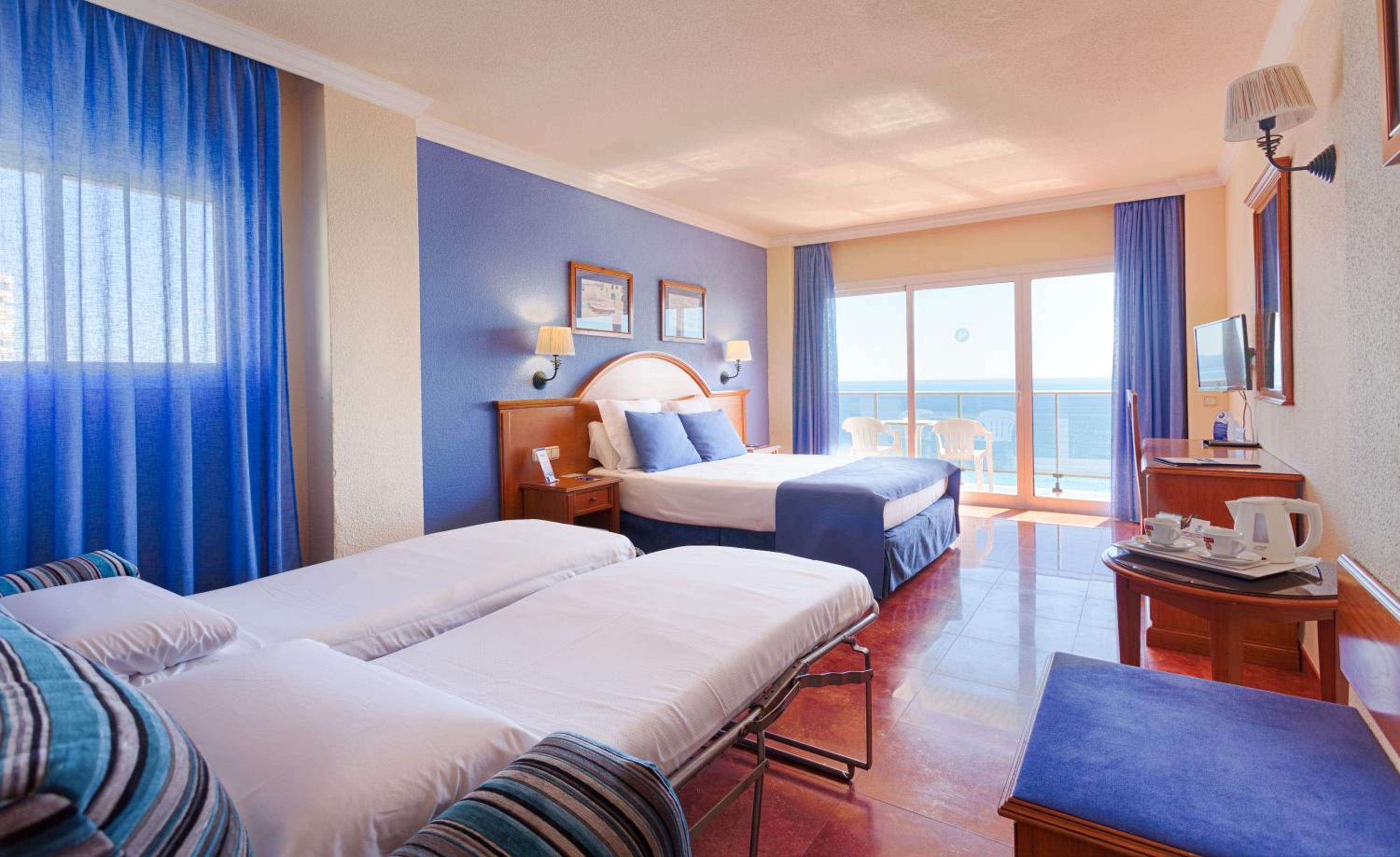 Superior Double Room (2 Adults + 2 Children) - Photo 6