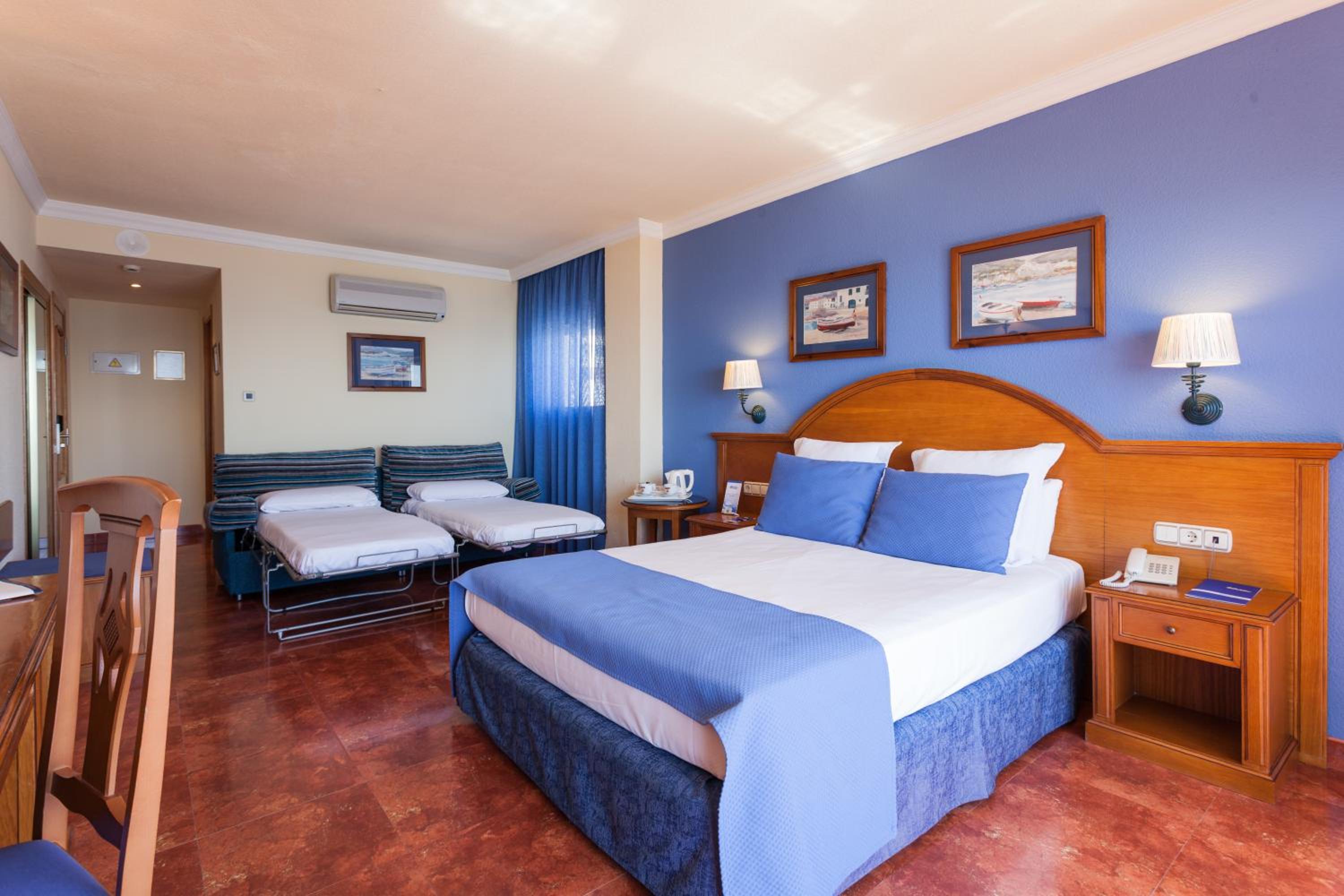 Superior Double Room (2 Adults + 2 Children) - Photo 1