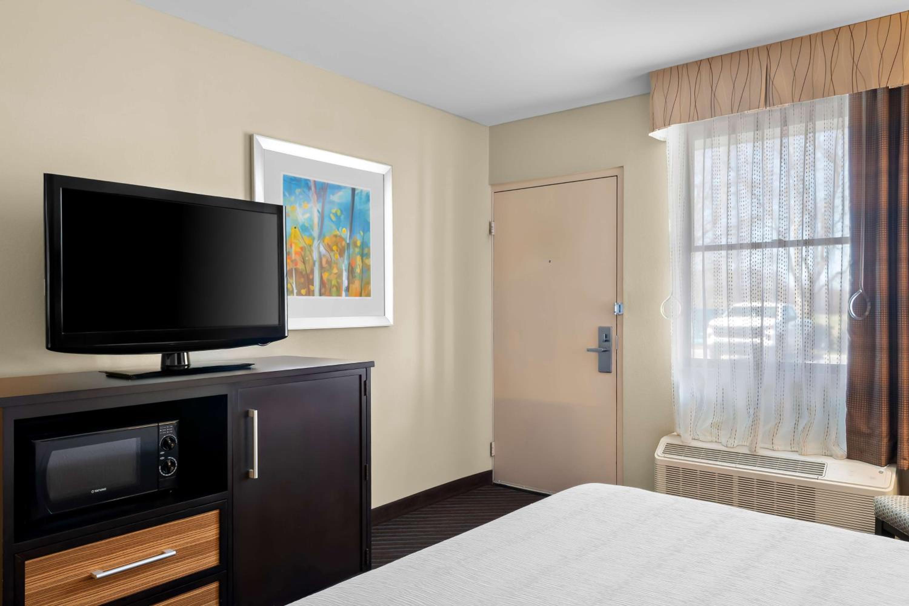 King Room - Disability Access - Photo 3