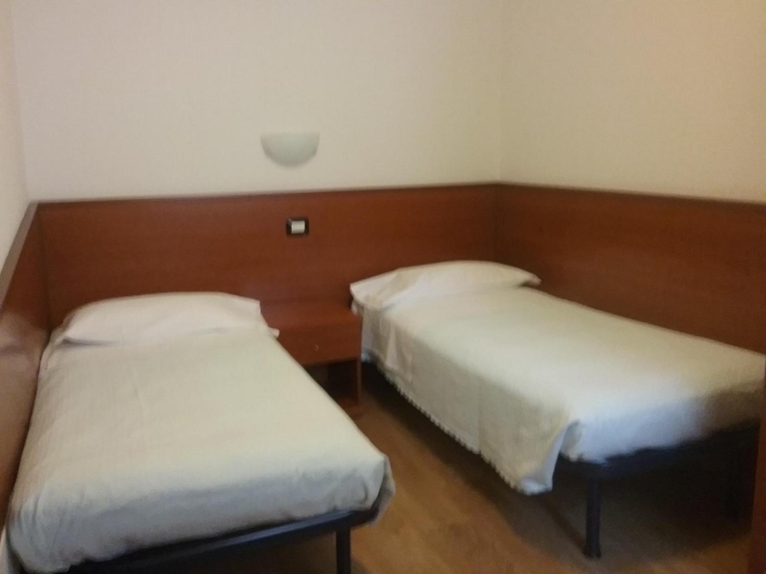 Two-Bedroom Apartment - Photo 2