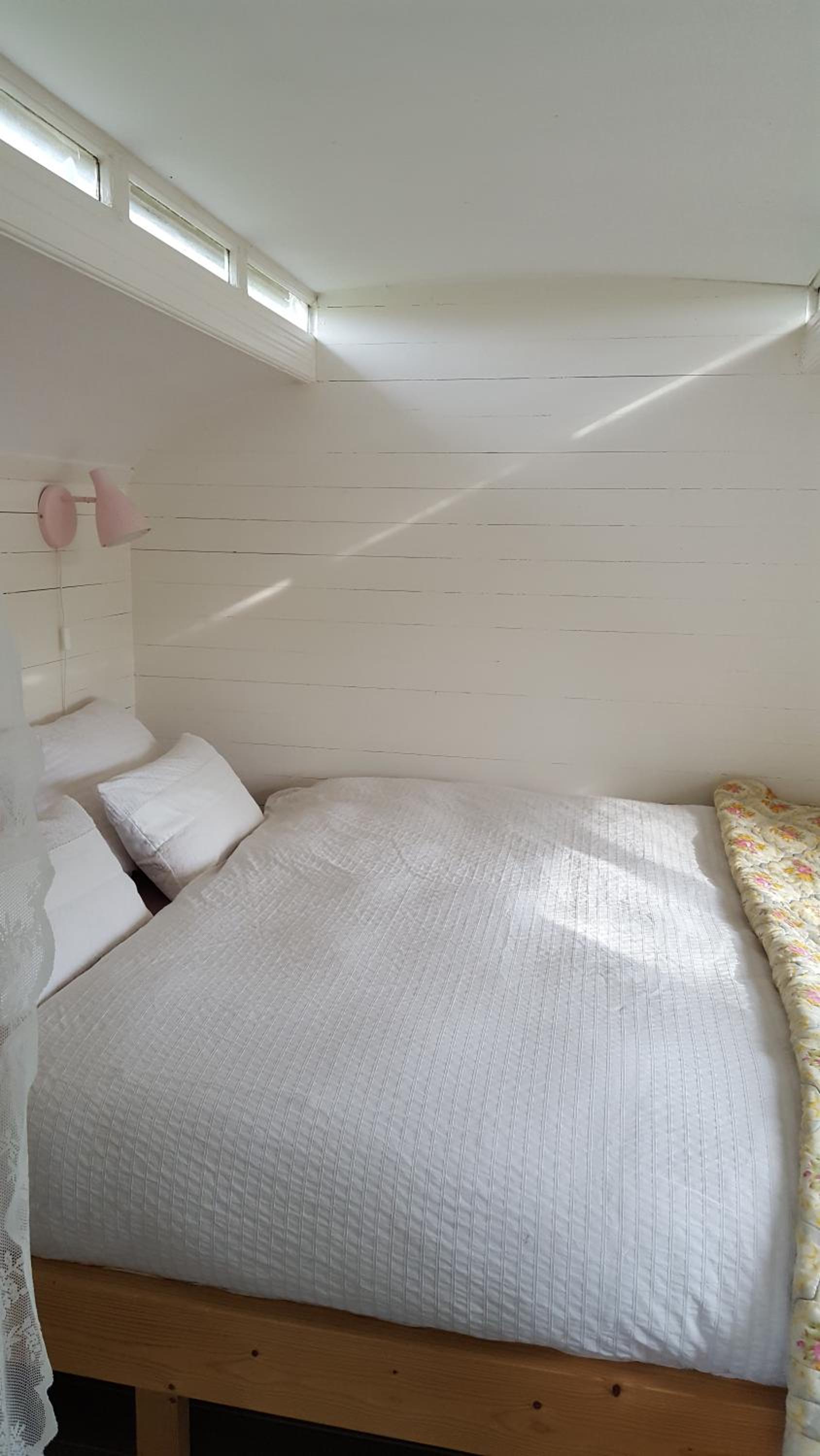 Deluxe Double Room (2 Adults + 1 Child) photo 3
