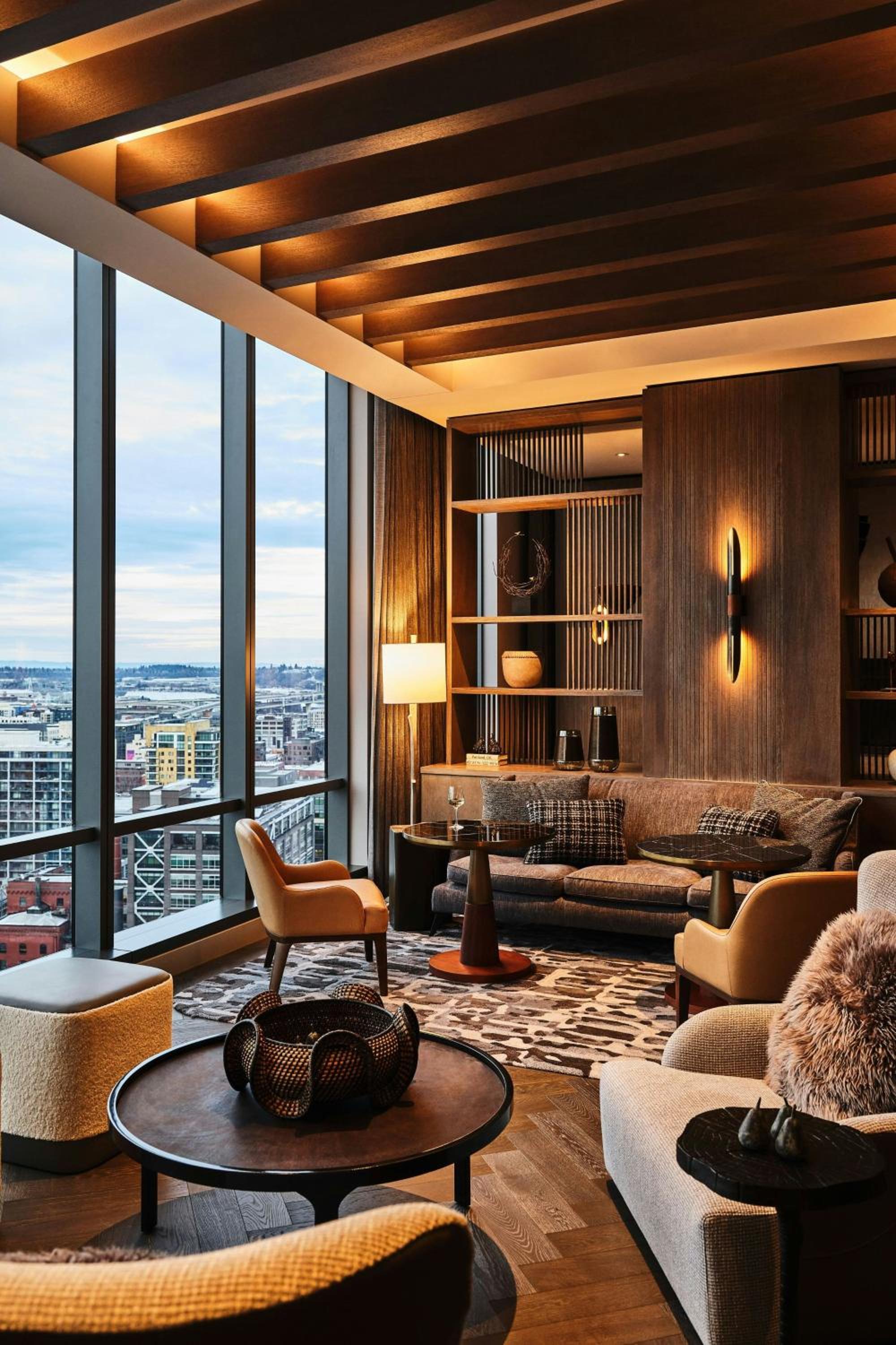 Grand Deluxe Large Room - Club Lounge Access - Photo 6