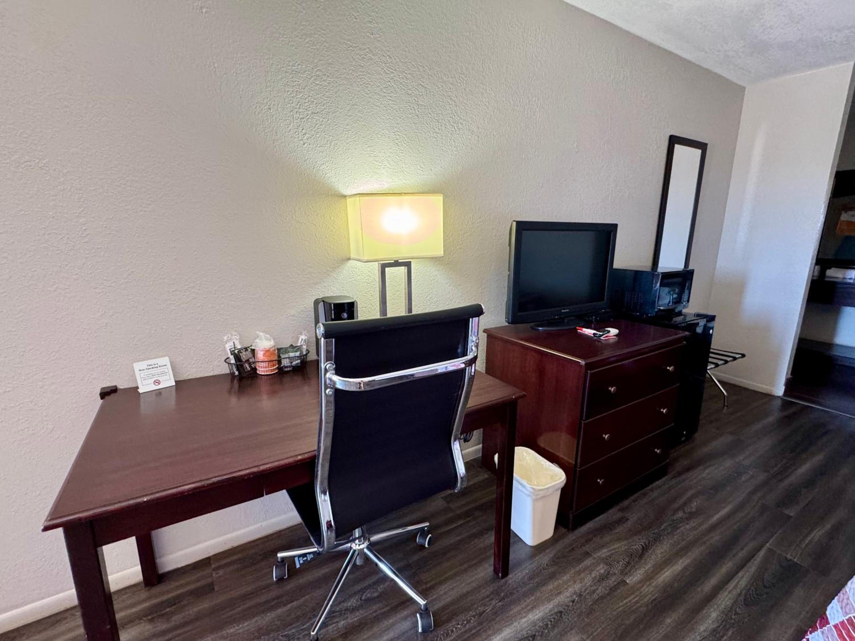 King Room - Non Smoking/Pet Friendly
