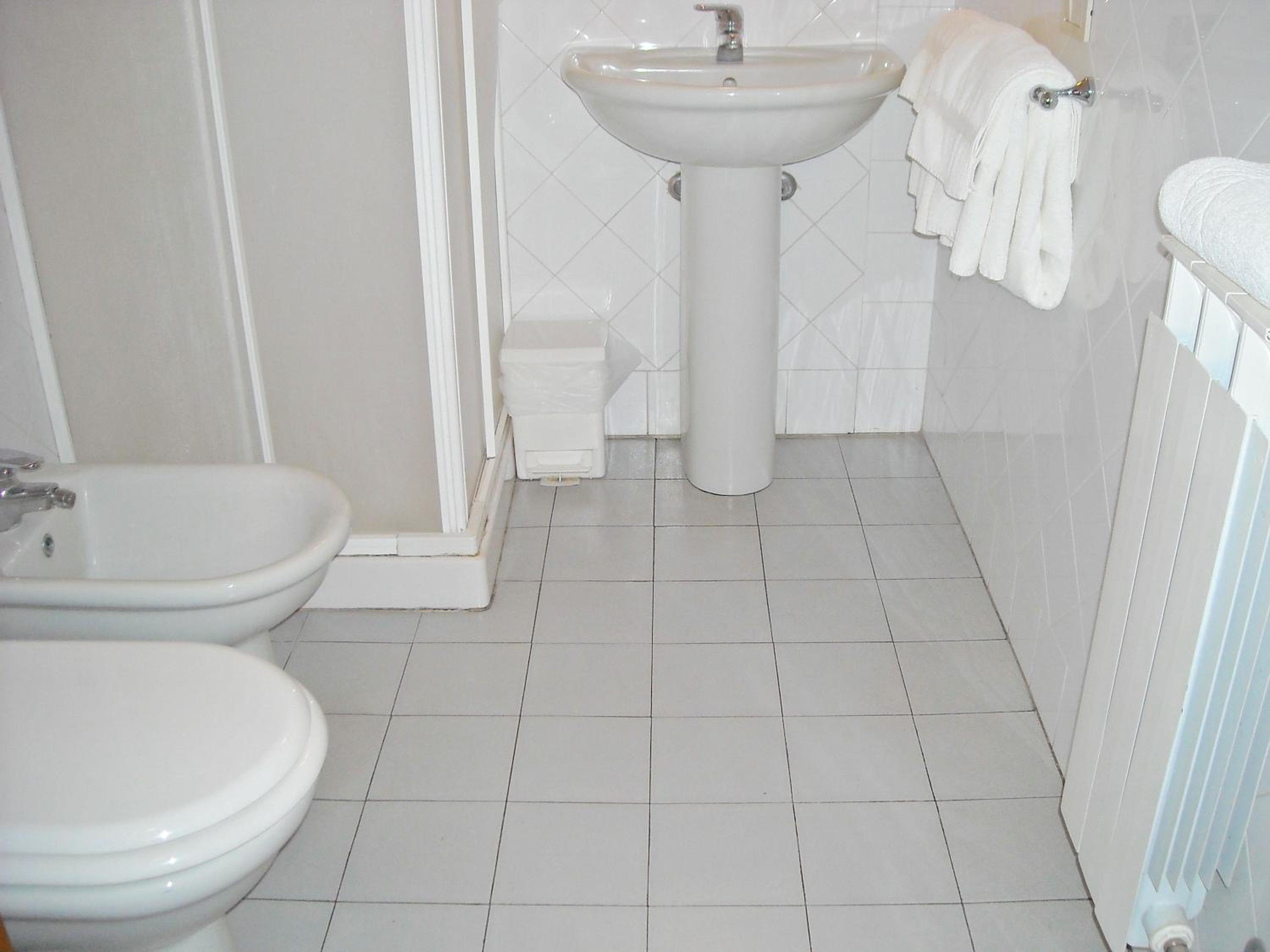 Triple Room - Photo 10