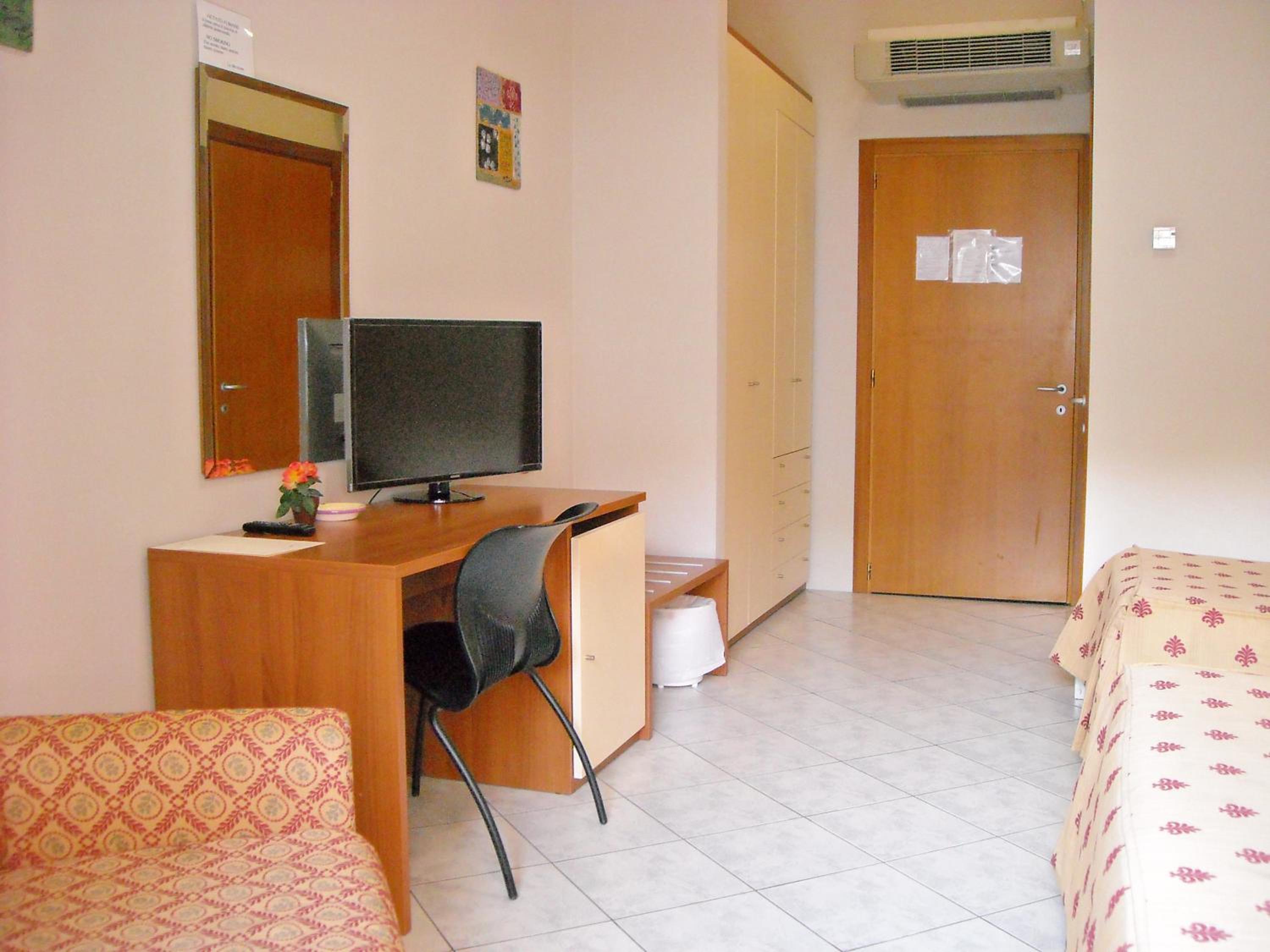 Triple Room - Photo 7