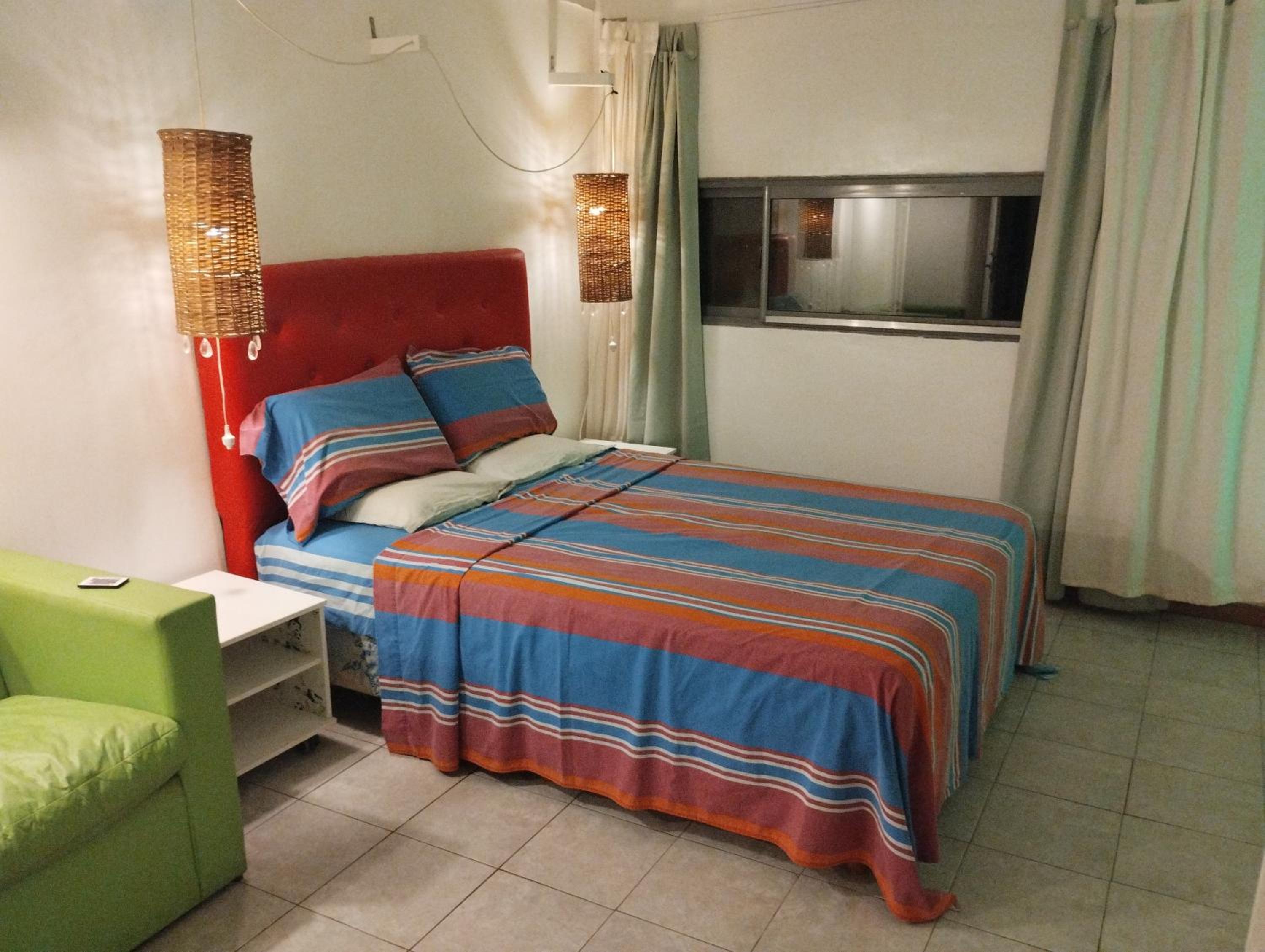 Economic suite housing photo 3