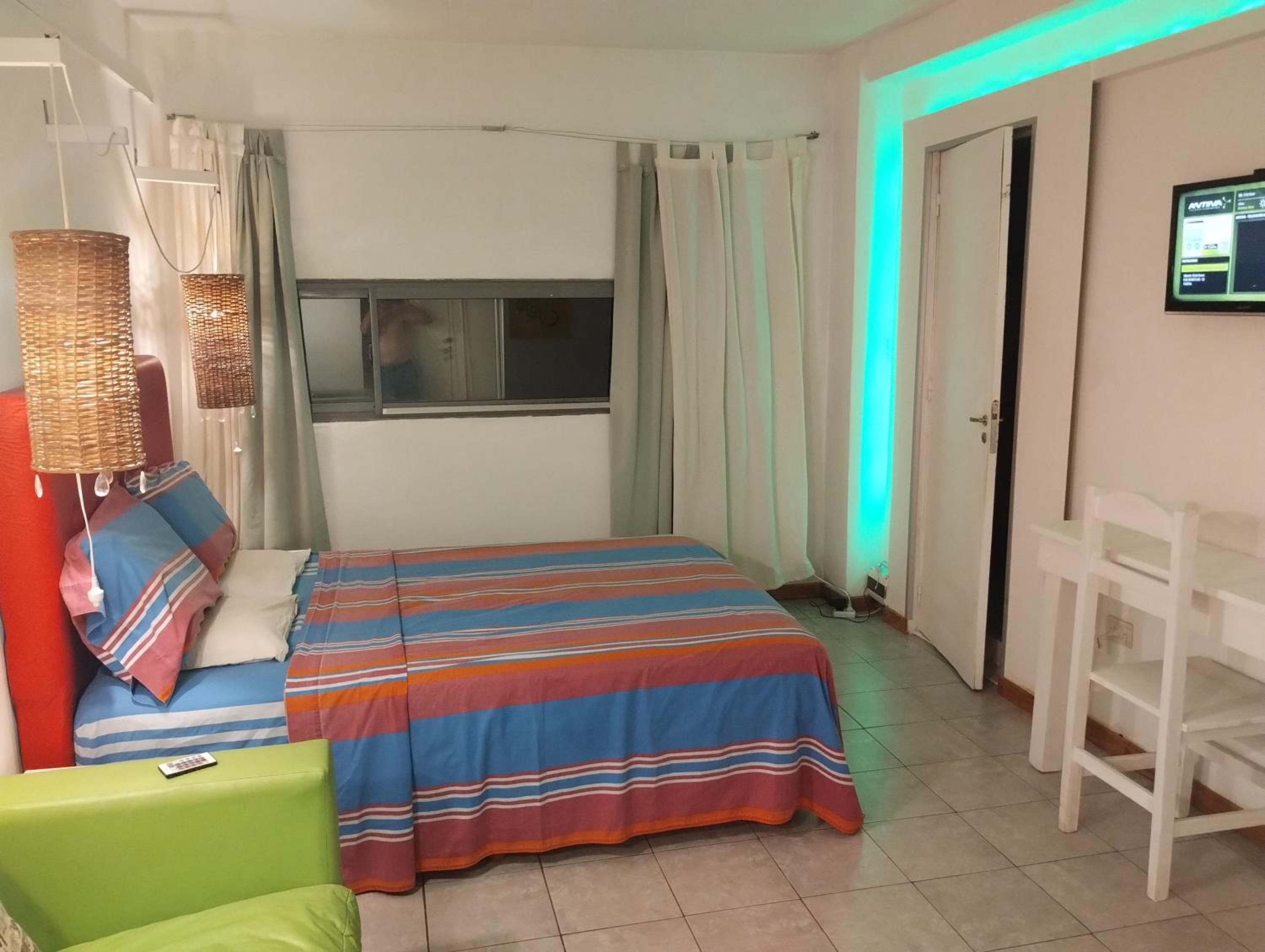Economic suite housing photo 1