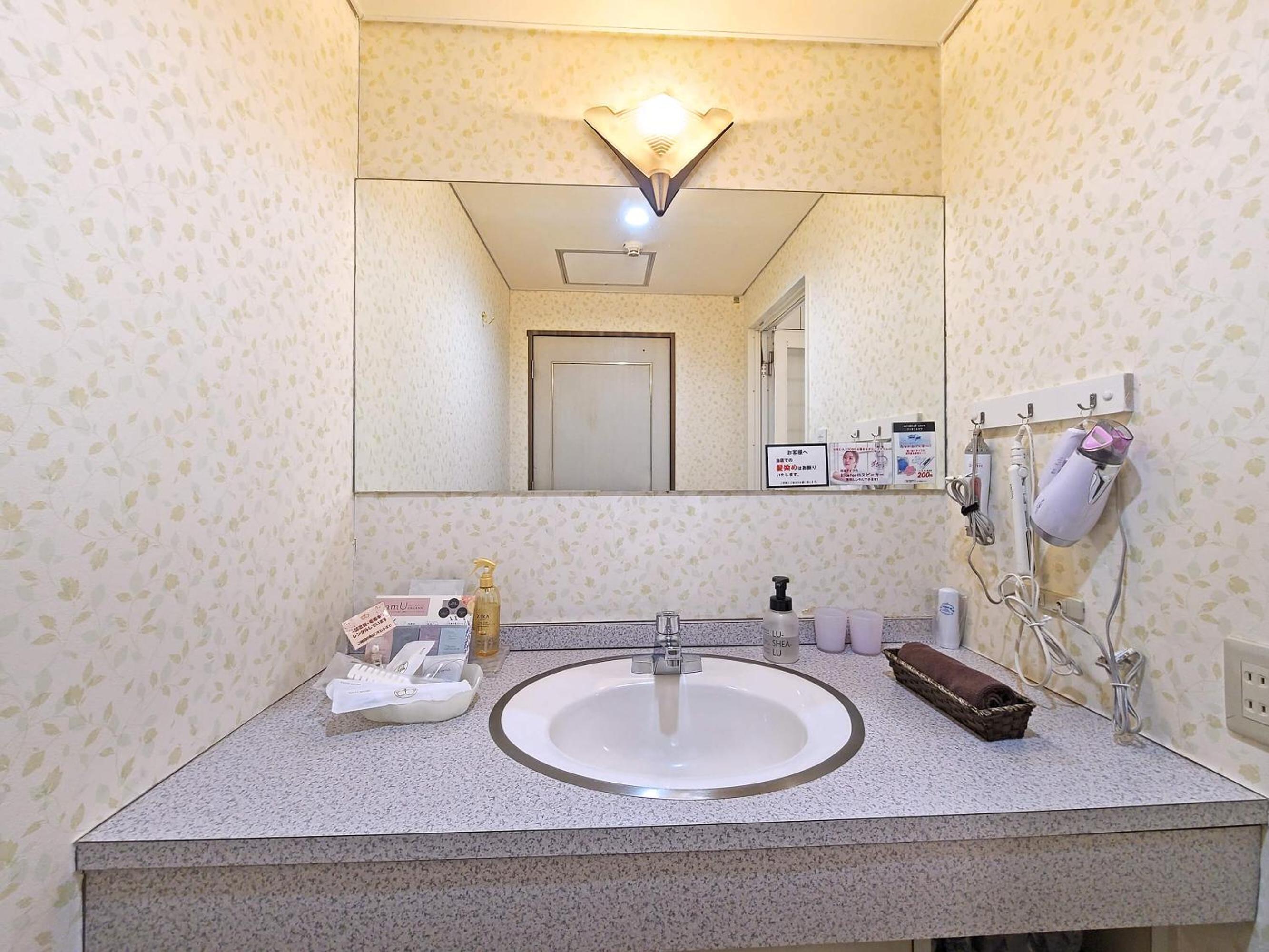 Economy Double Room photo 3