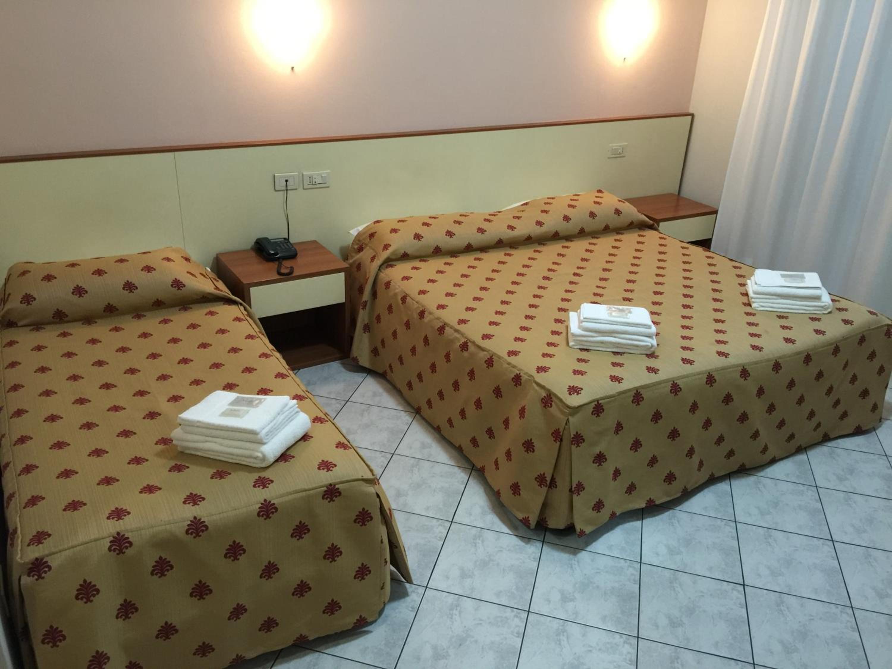 Triple Room - Photo 2
