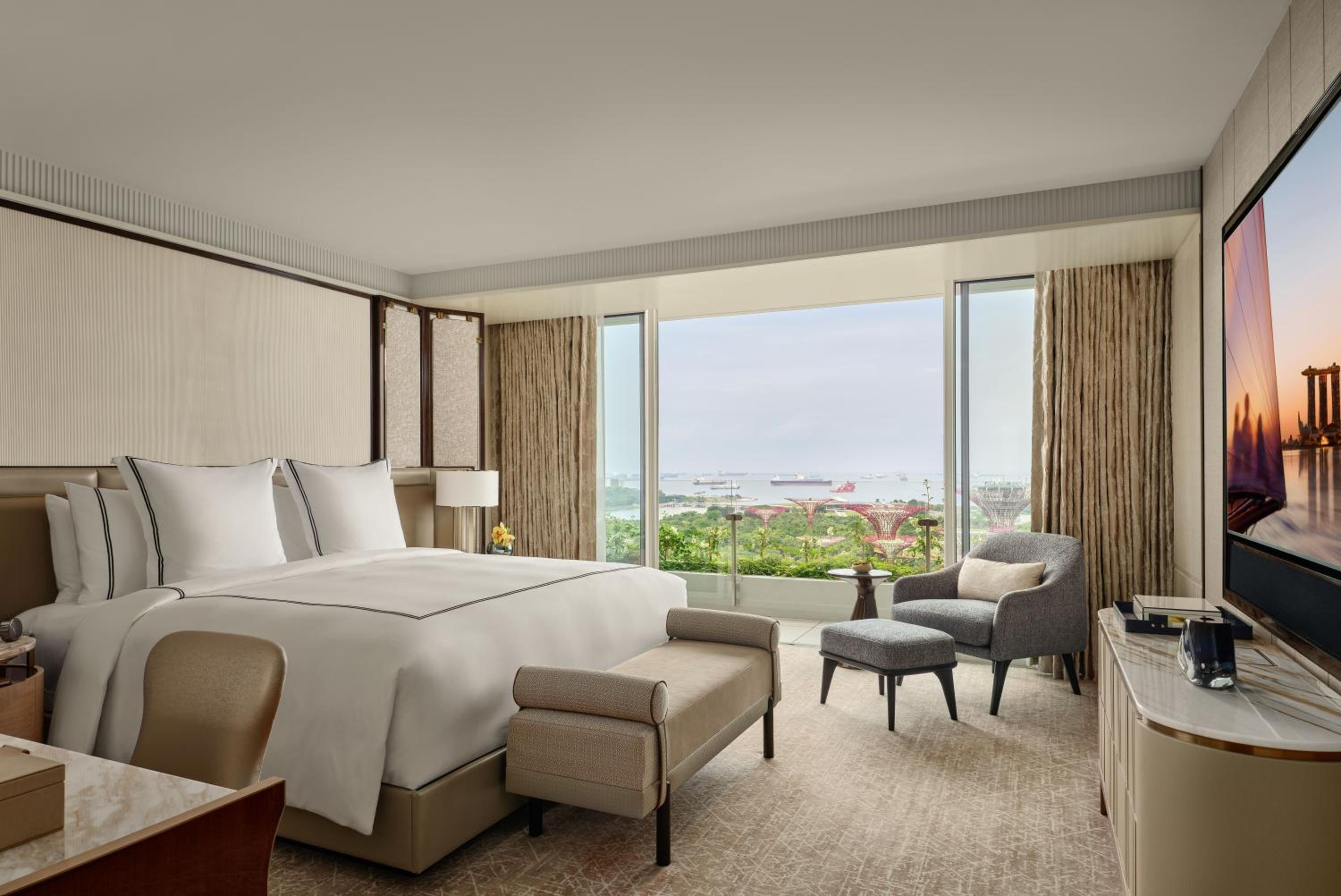 An Extended Indulgence - Sands Signature Suite King Gardens by the Bay View photo 2