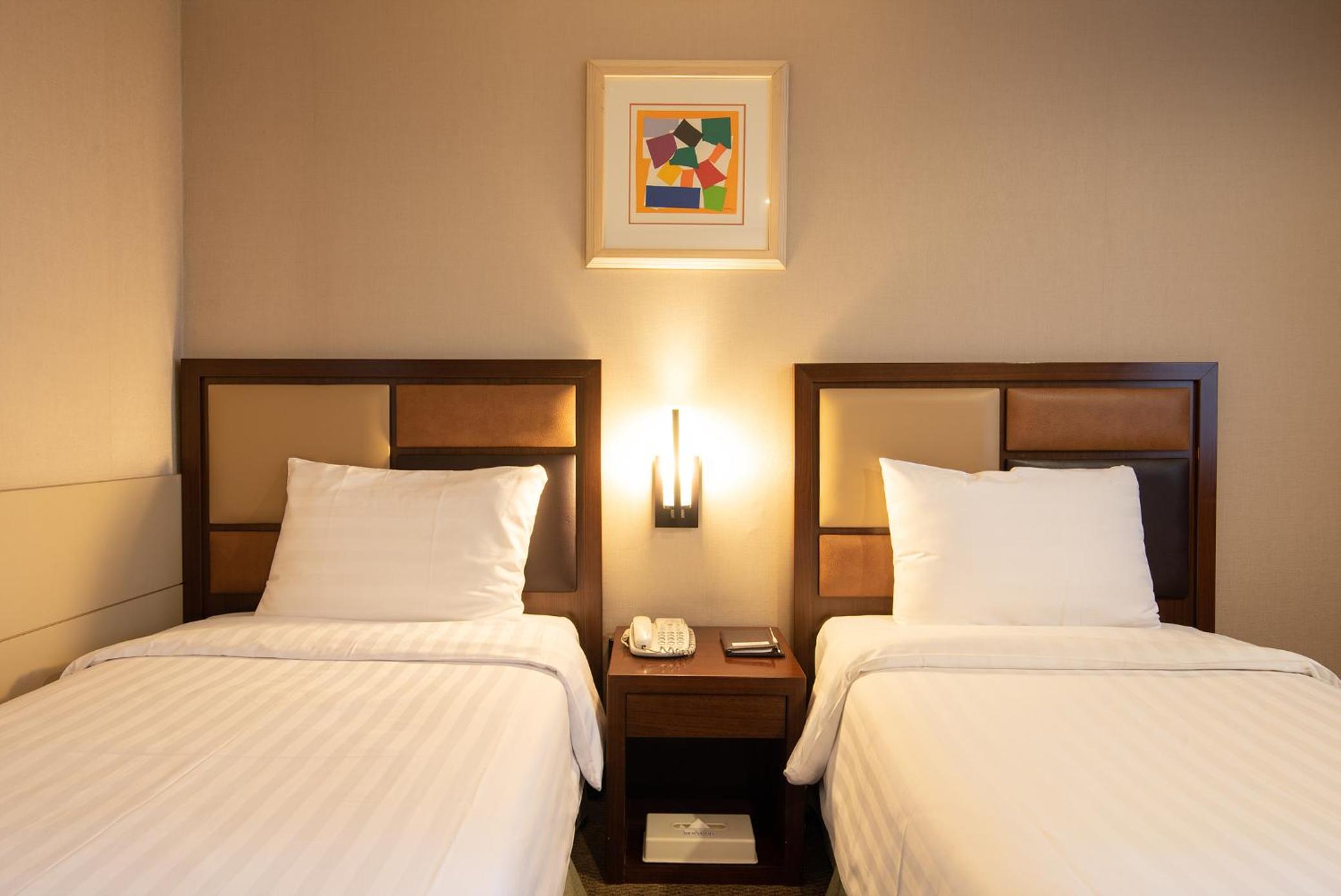Classic Twin Room - Photo 4