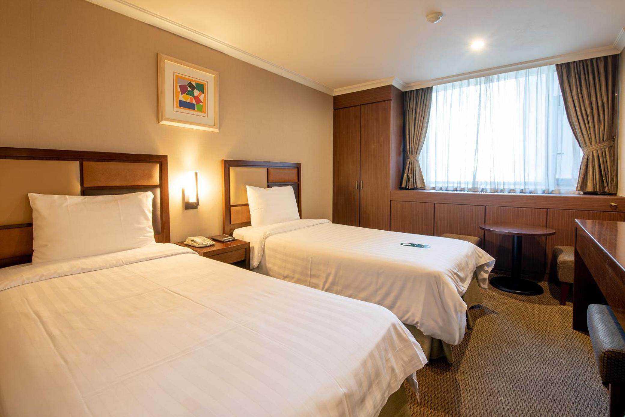 Classic Twin Room - Photo 6