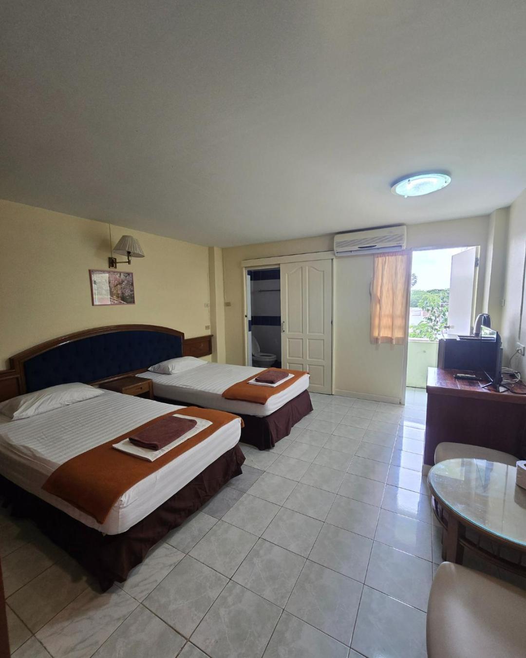 Double or Twin Room with Balcony photo 3
