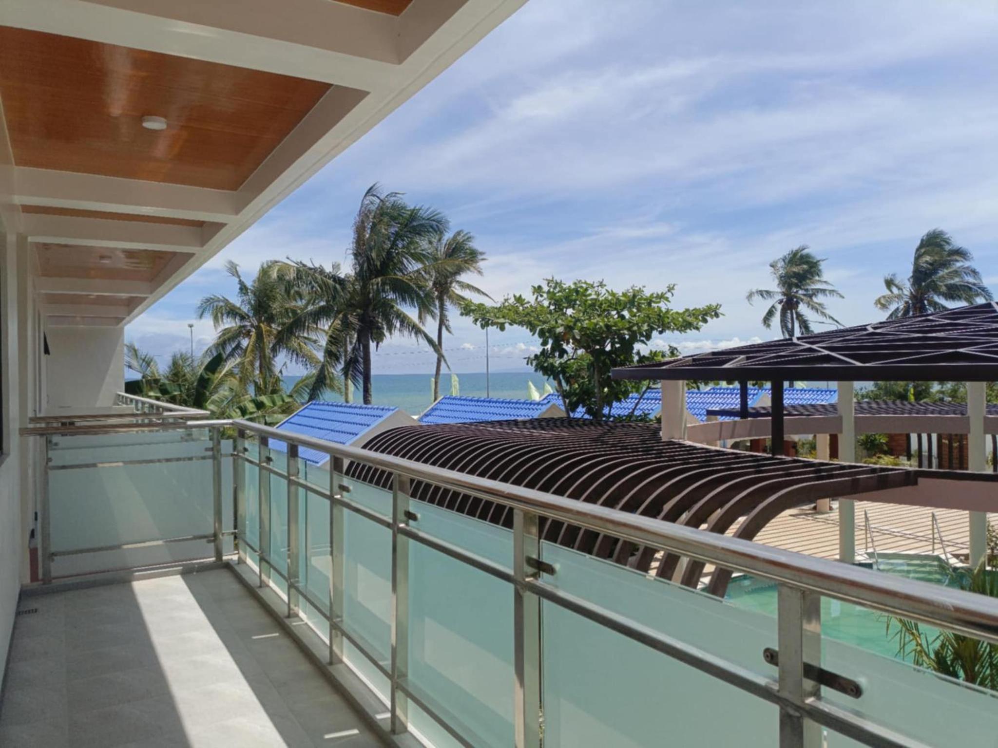 Family Room with Side Sea View