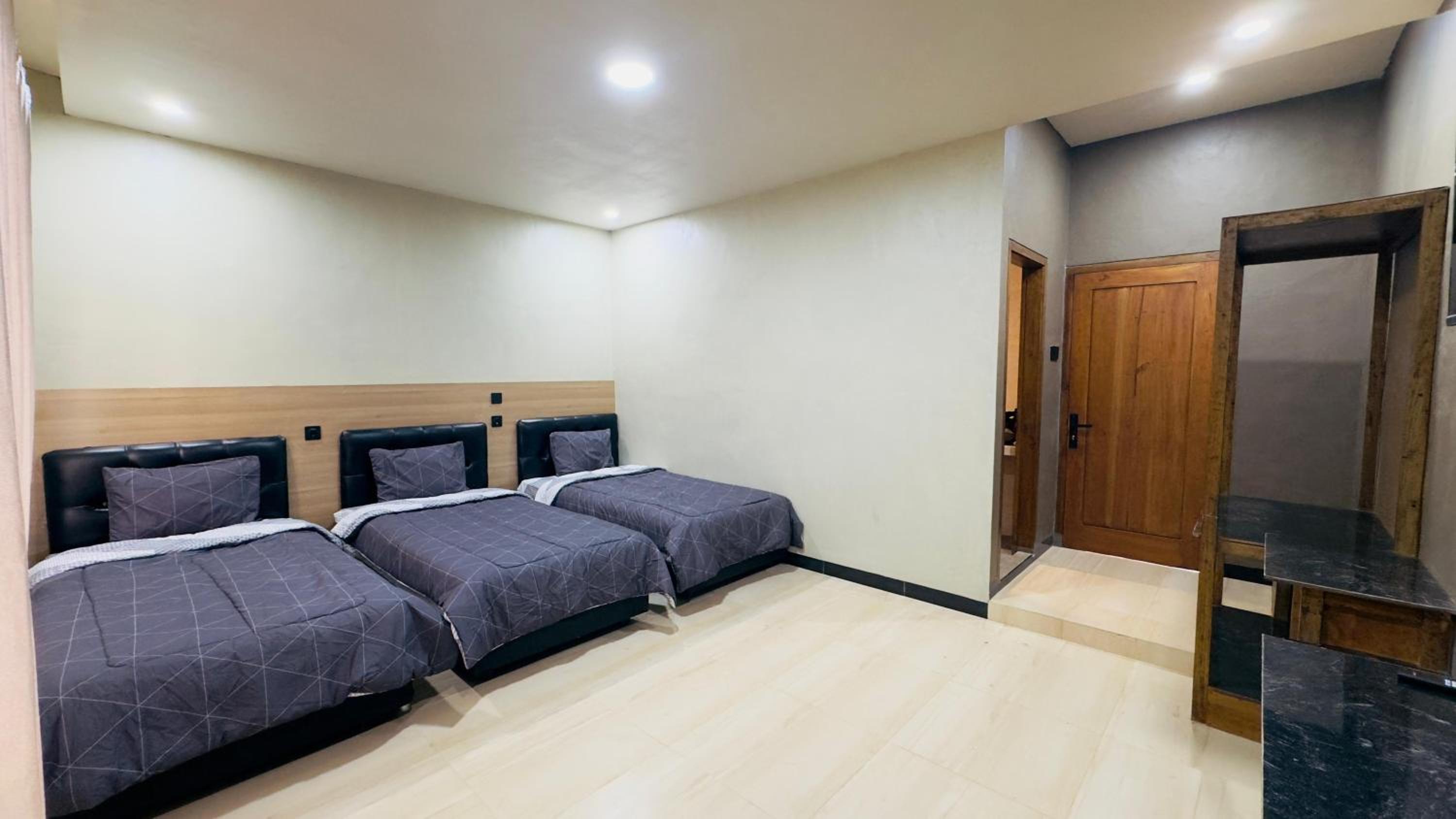 Triple Room with Terrace photo 2