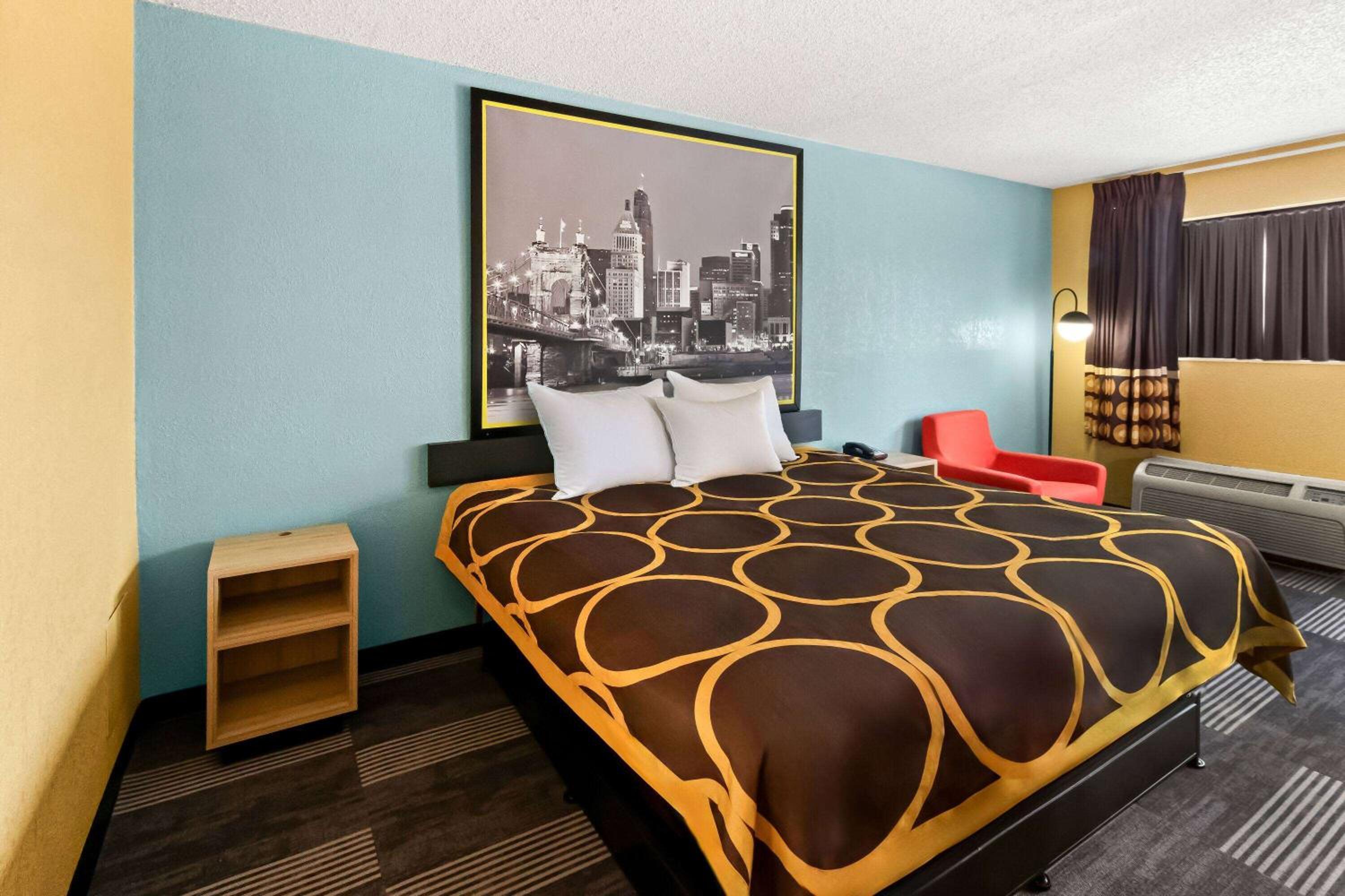 King Room - Non-Smoking - Photo 3