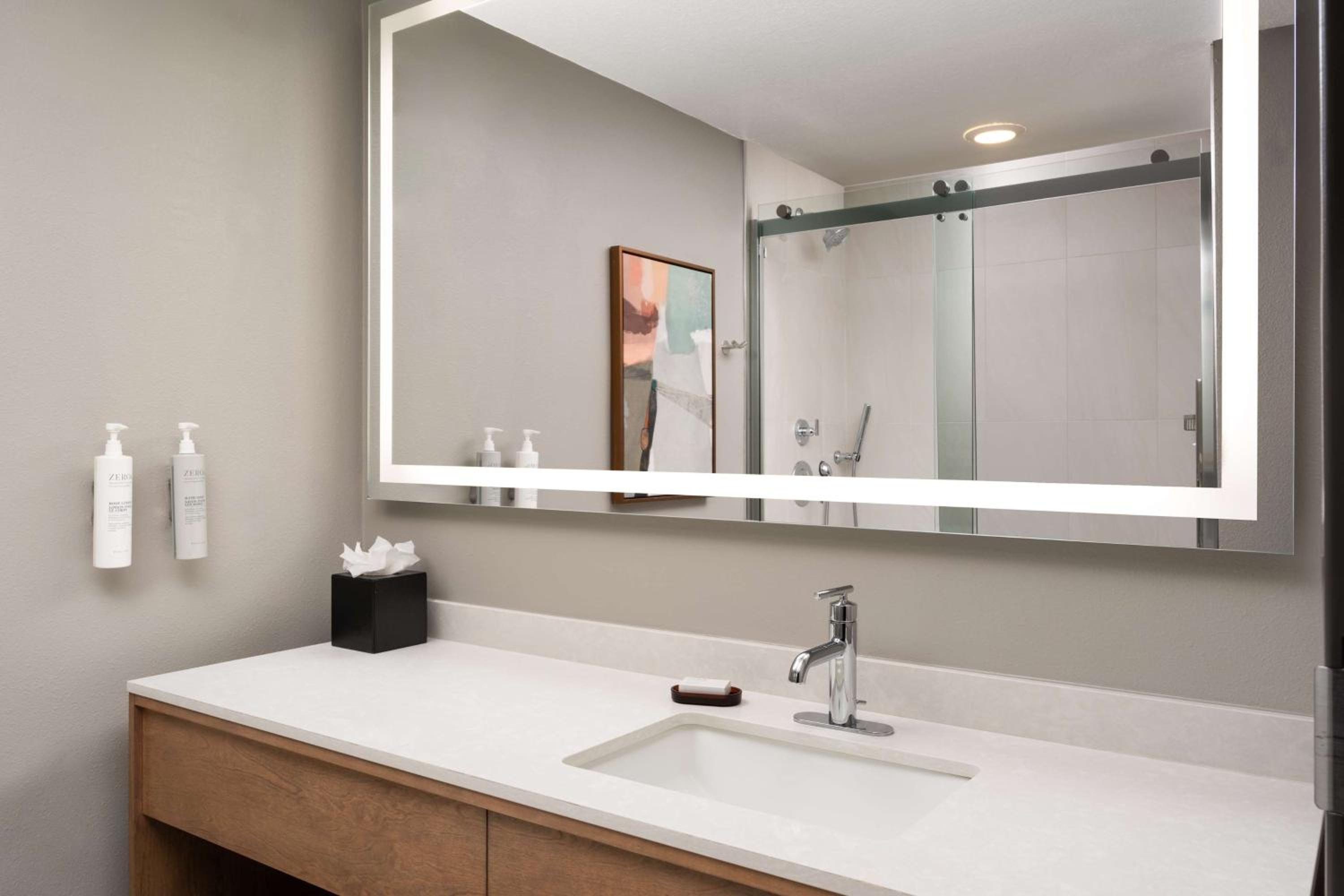 Two-Room Queen Suite with Two Queen Beds - Photo 1
